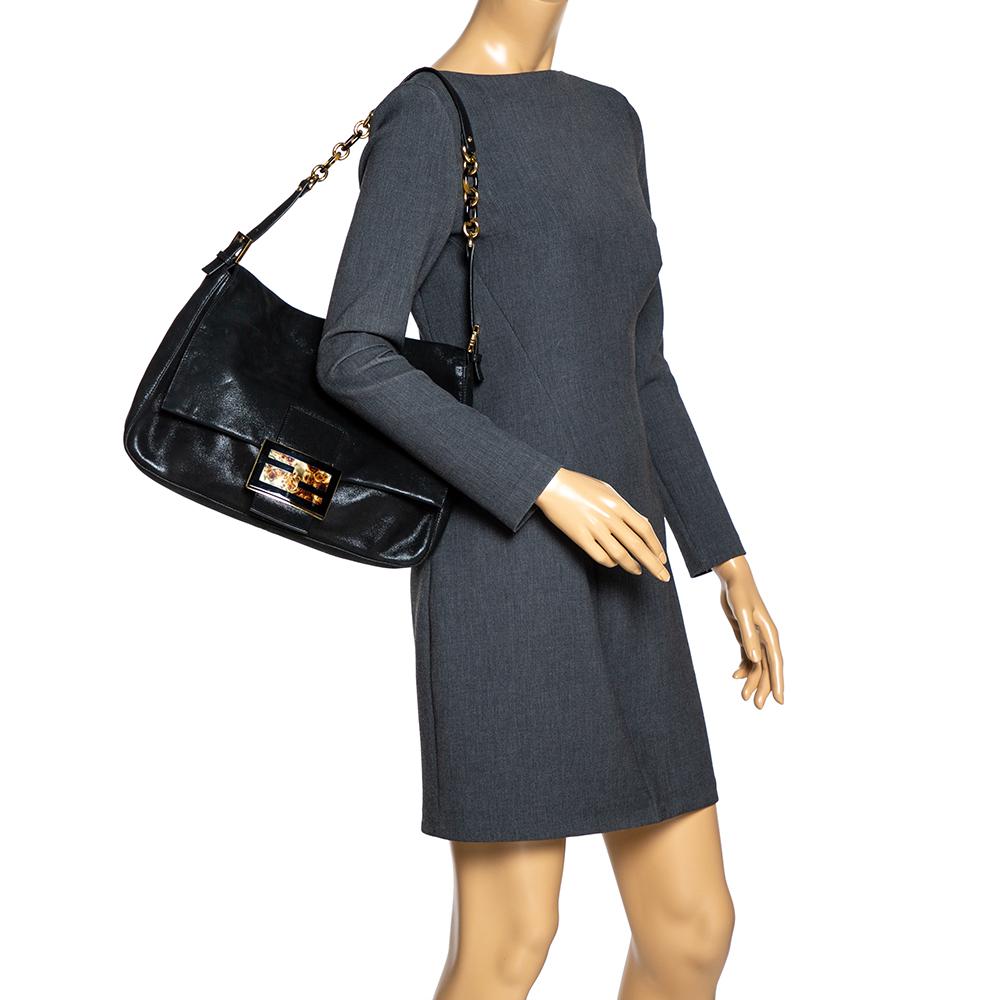 Fendi Schwarz schillernde Leder Mama Forever große Klappe Umhängetasche im Zustand „Gut“ in Dubai, Al Qouz 2