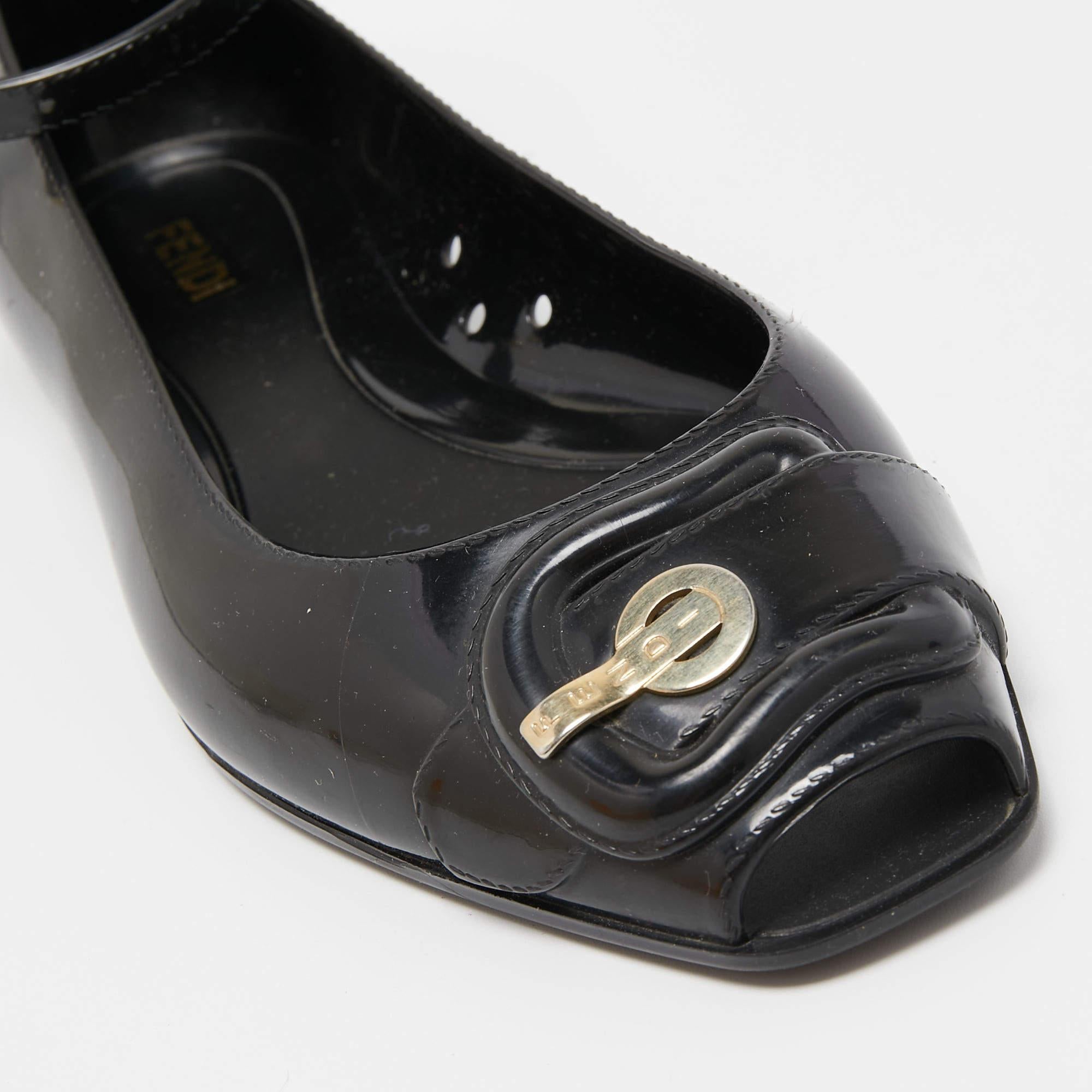Fendi Negro Jelly Buckle Ankle Strap Flats Talla 36 en venta 3