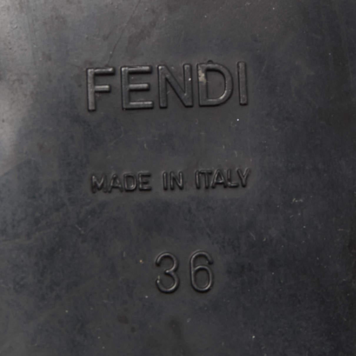 Fendi Negro Jelly Buckle Ankle Strap Flats Talla 36 en venta 4