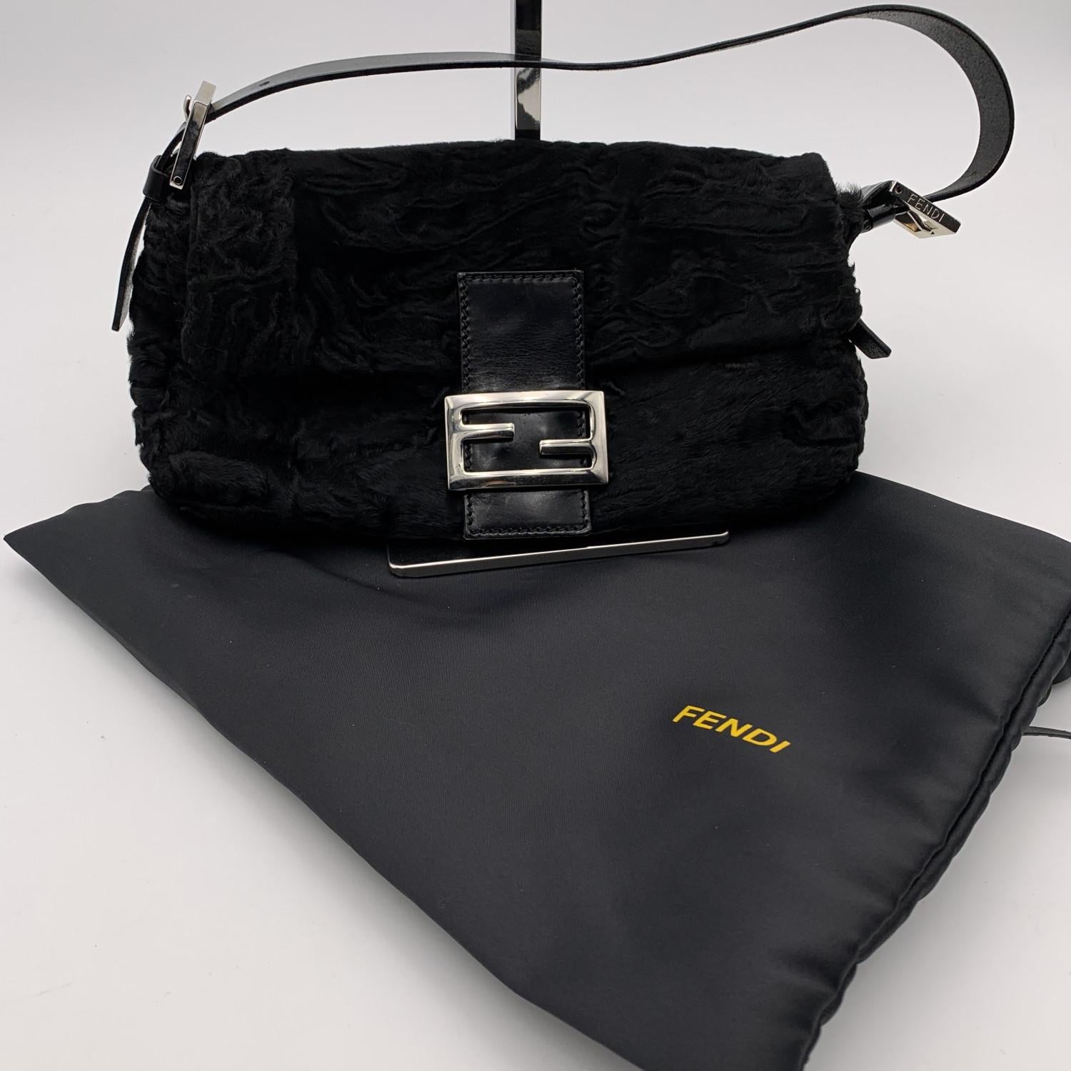 Fendi Black Lamb Fur and Leather Baguette Shoulder Bag Handbag In Excellent Condition In Rome, Rome
