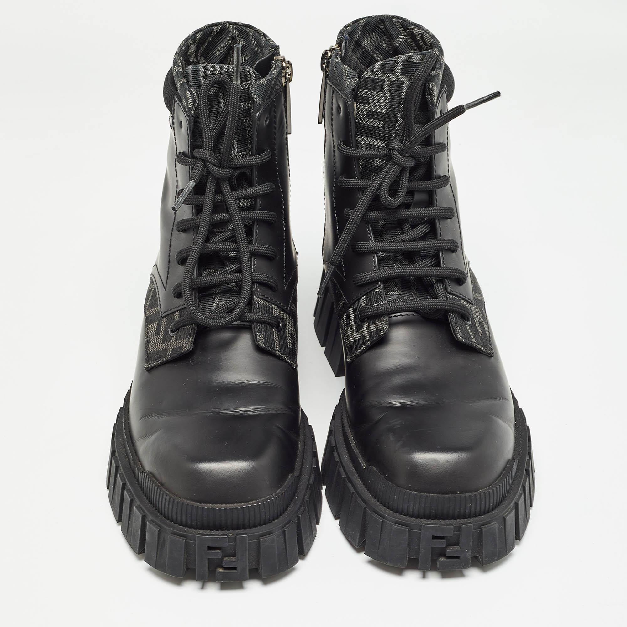 Fendi Black Leather and Canvas Ankle Boots Size 41 In Good Condition For Sale In Dubai, Al Qouz 2