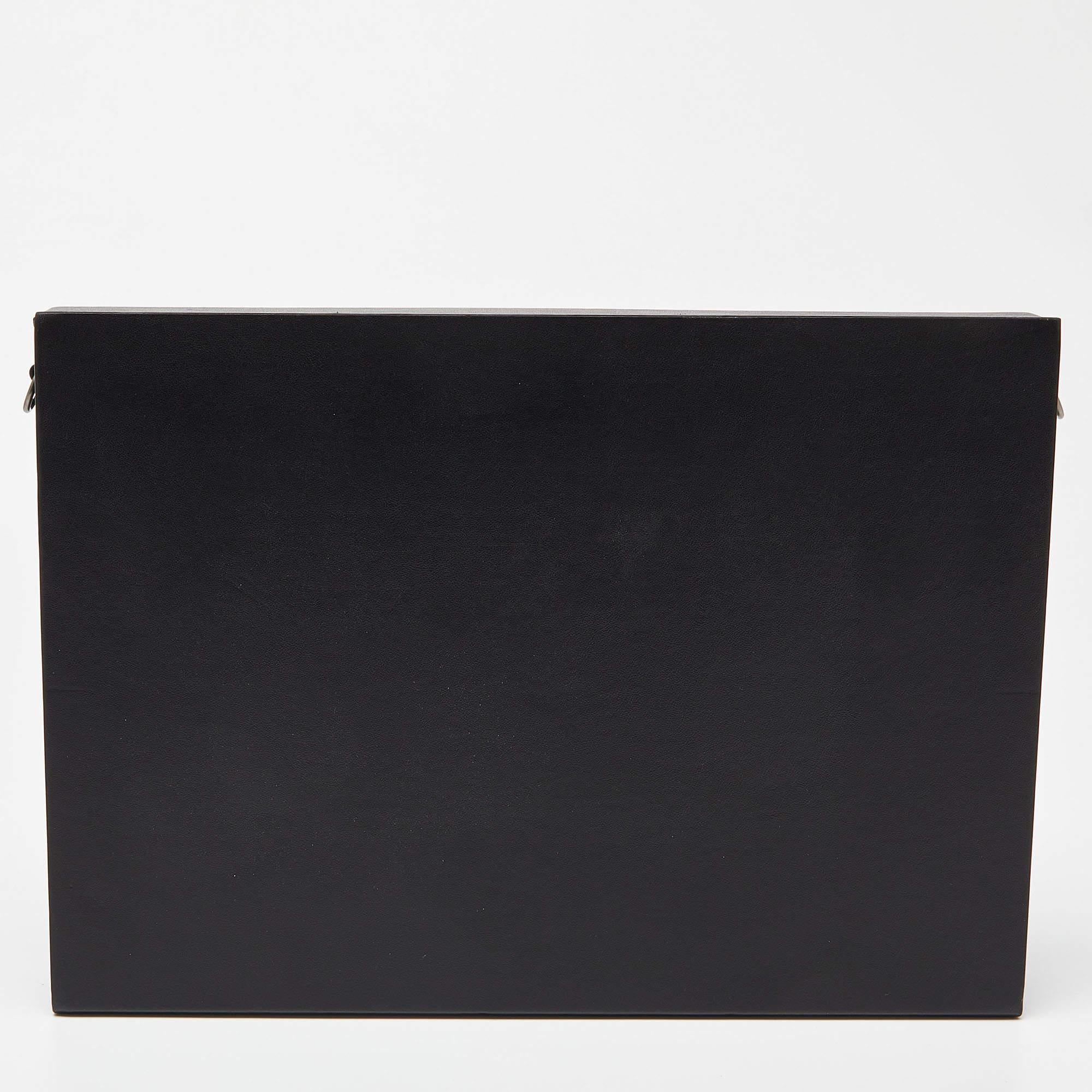 Fendi Black Leather Box Messenger Bag In Good Condition In Dubai, Al Qouz 2