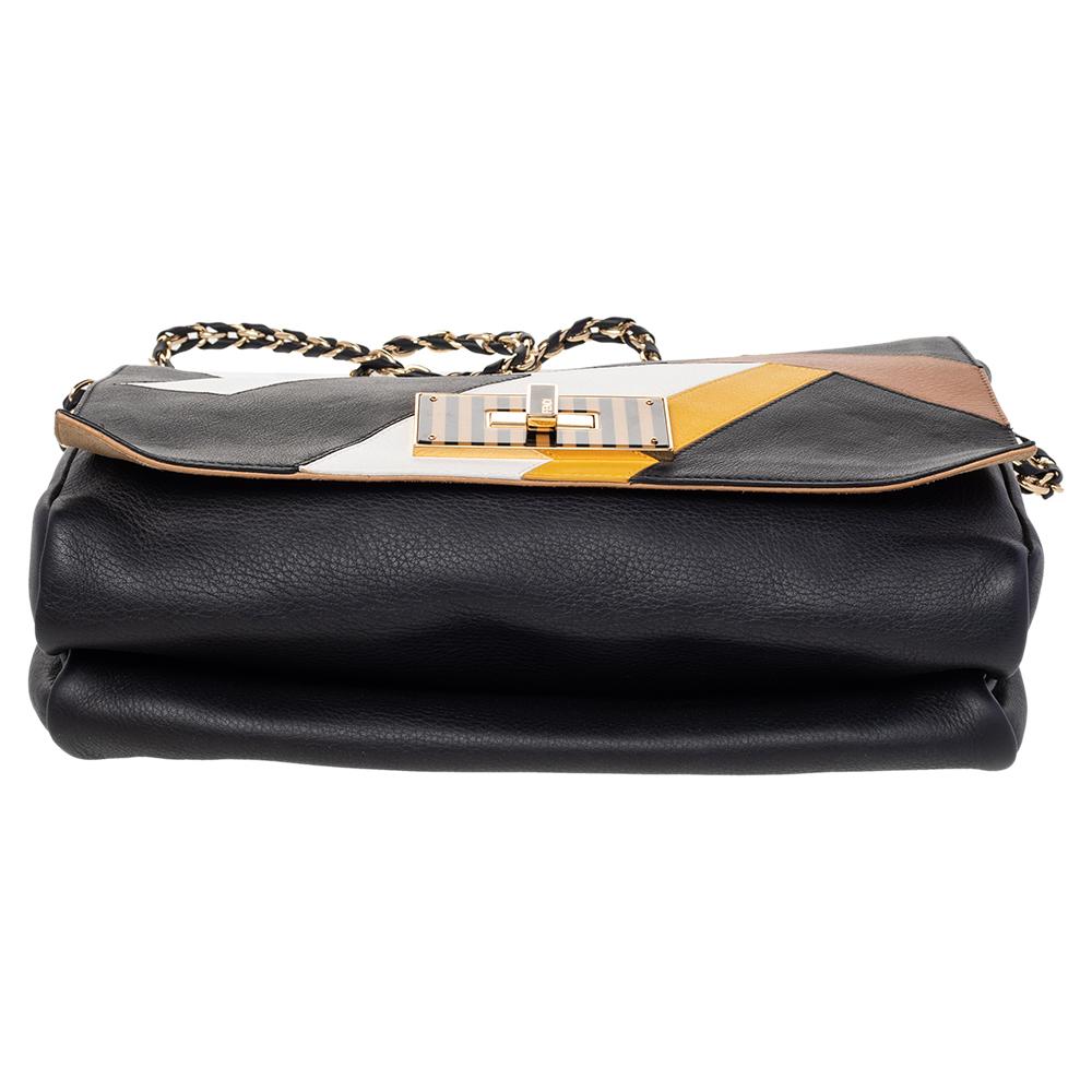 Fendi Black Leather Claudia Chain Shoulder Bag In Good Condition In Dubai, Al Qouz 2