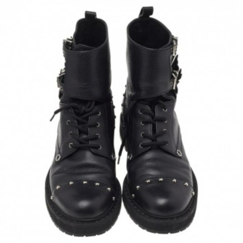 De las mujeres Fendi Botas al tobillo de piel negra con hebilla adornada Talla 37 en venta