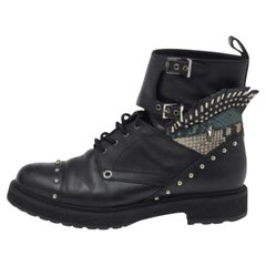 Fendi Botas al tobillo de piel negra con hebilla adornada Talla 37