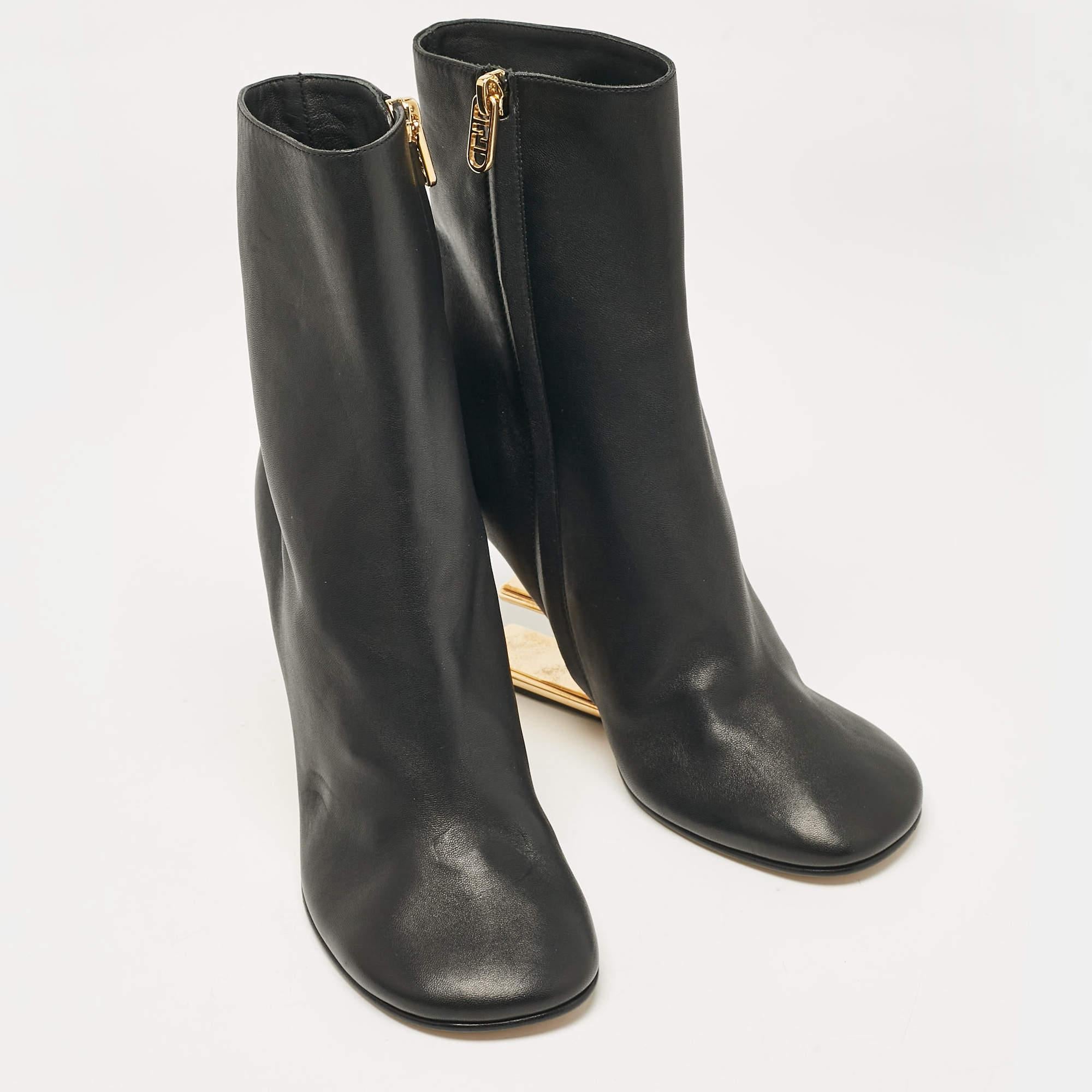 Fendi Bottes en cuir noir Fendi First Ankle Length Boots Size  37 Neuf à Dubai, Al Qouz 2
