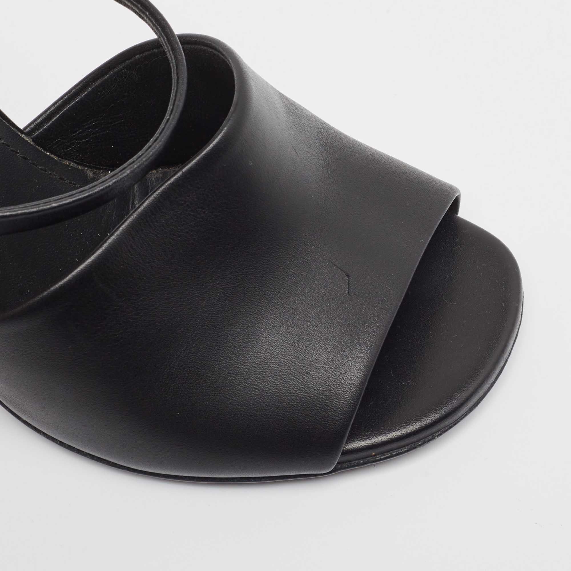 Fendi Black Leather Fendi First Slide Sandals Size 37 For Sale 3