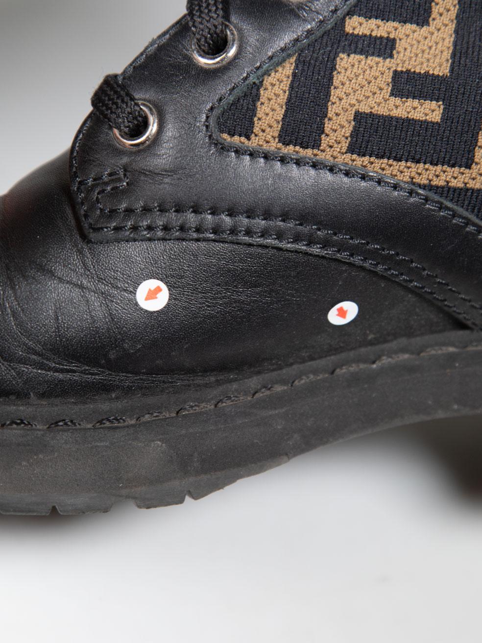 Fendi Stivali da Combattimento FF in Pelle Nera Taglia IT 39 in vendita 3