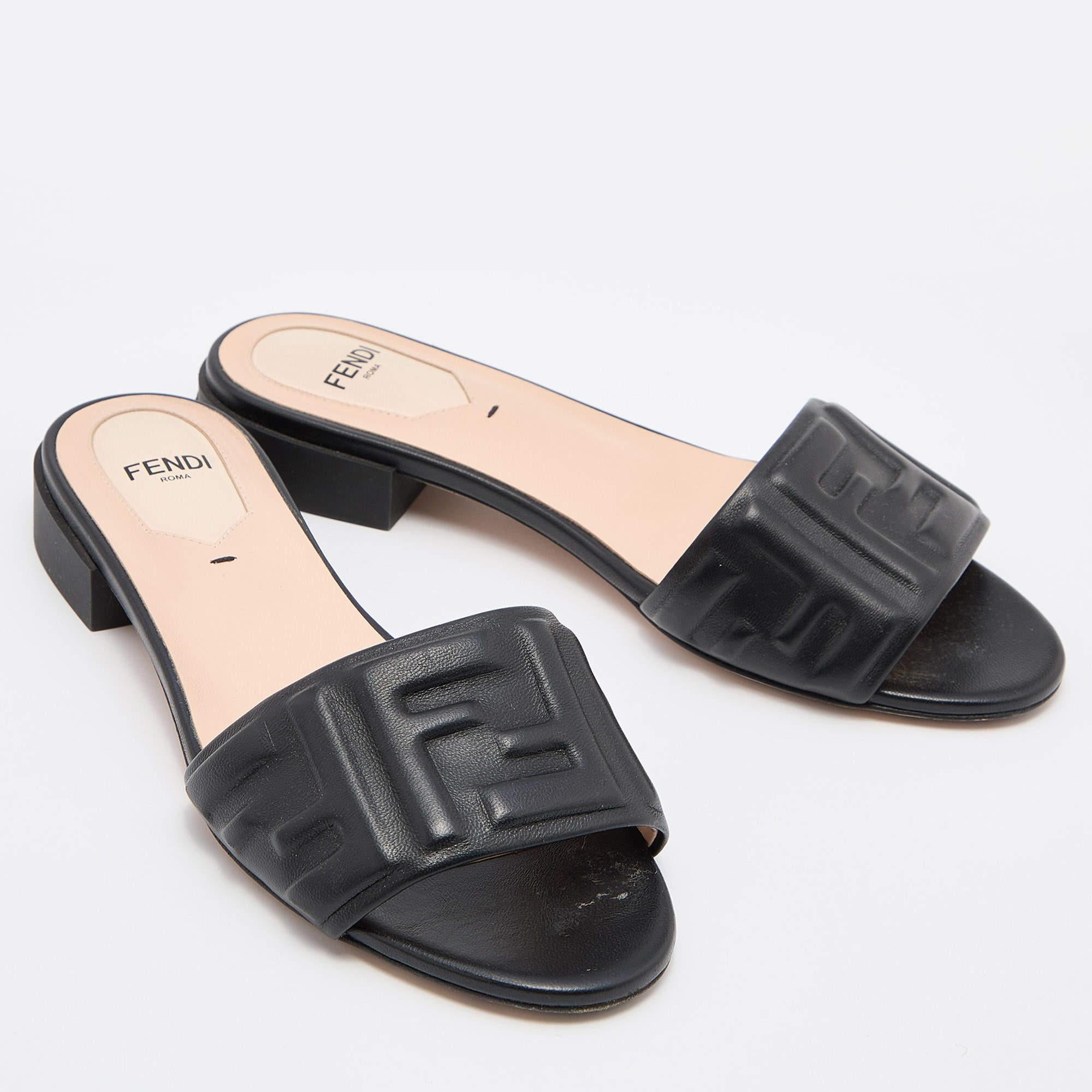 Fendi Black Leather FF Motif Slip On Sandals Size 36 In Good Condition In Dubai, Al Qouz 2