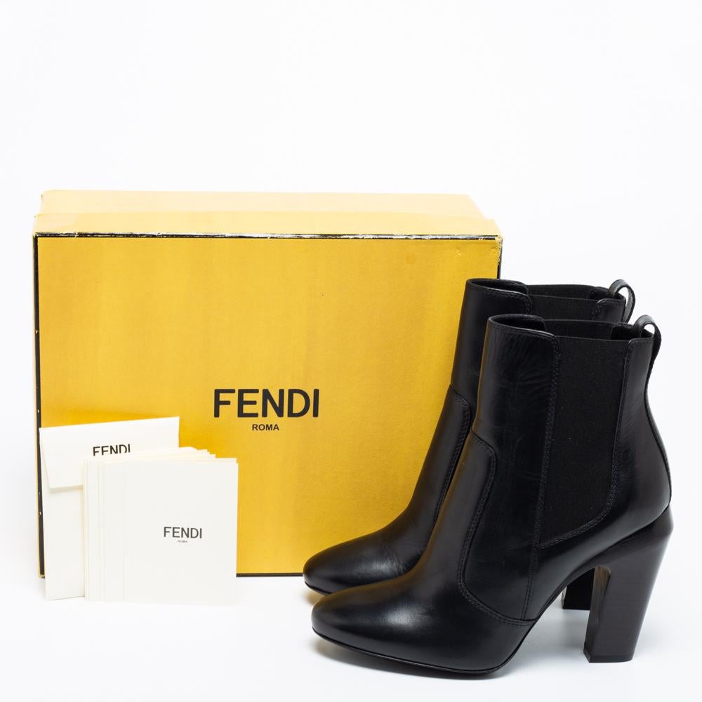 Fendi - Stivaletti in pelle nera taglia 38,5 4