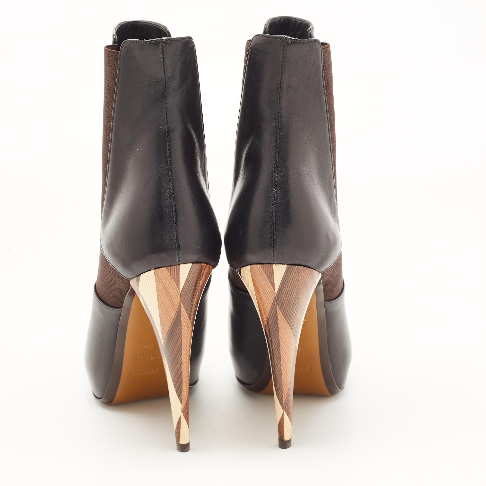 Fendi Black Leather Ffreedom Ankle Boots Size 40 In Excellent Condition For Sale In Dubai, Al Qouz 2