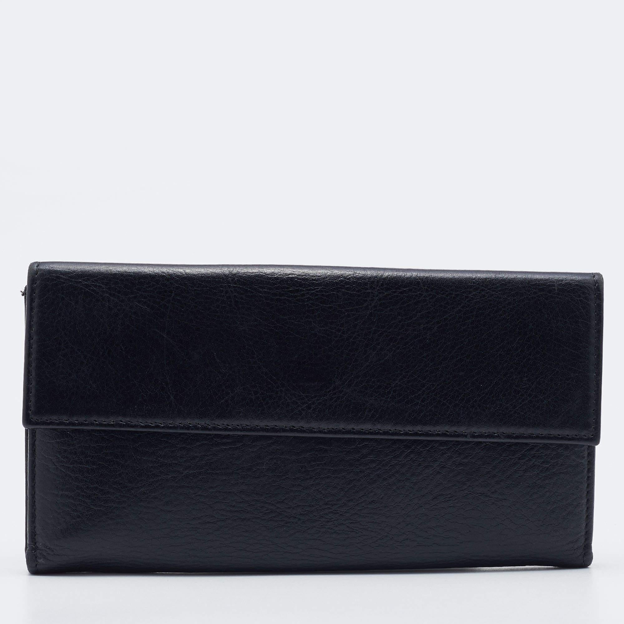 Women's Fendi Black Leather Flap Continental Wallet For Sale