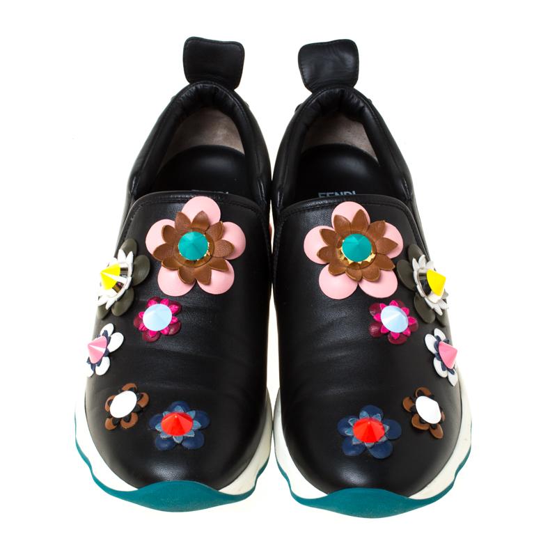Fendi Black Leather Flowerland Ffast Slip On Sneakers Size 40 In Good Condition For Sale In Dubai, Al Qouz 2