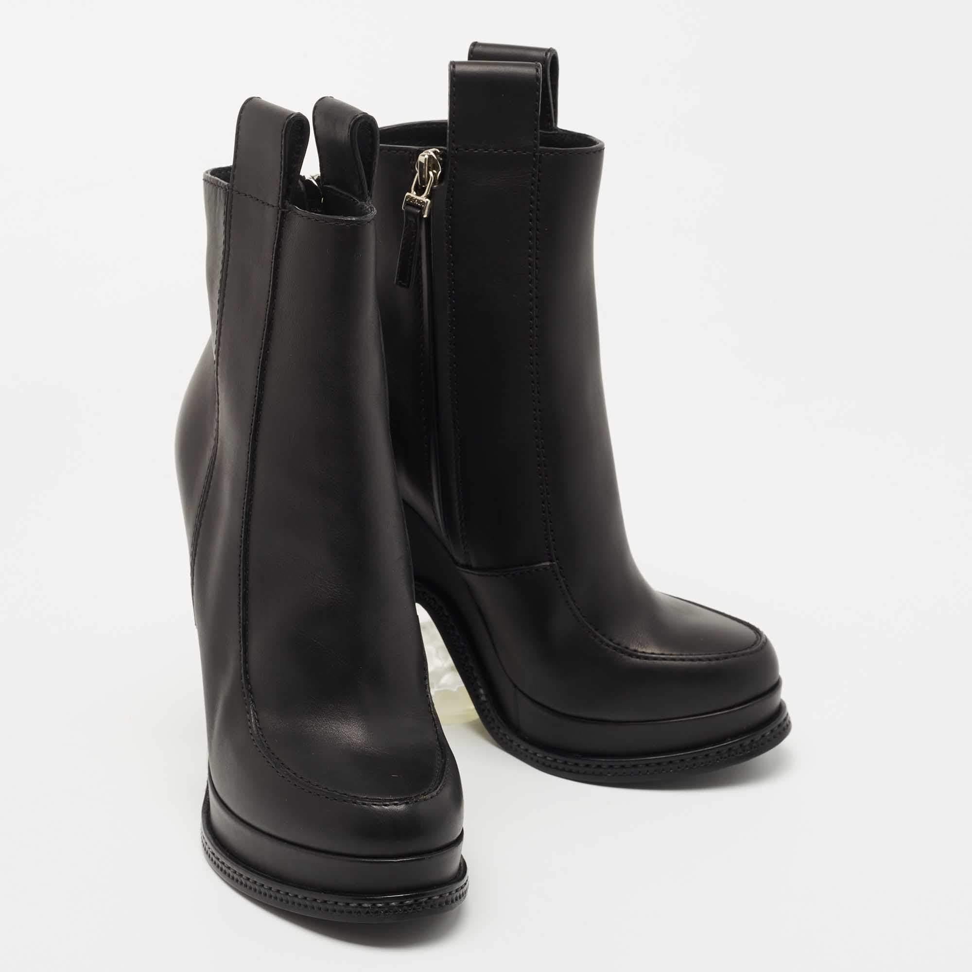 Fendi Black Leather Ice Heel Ankle Boots Size 36 In New Condition In Dubai, Al Qouz 2