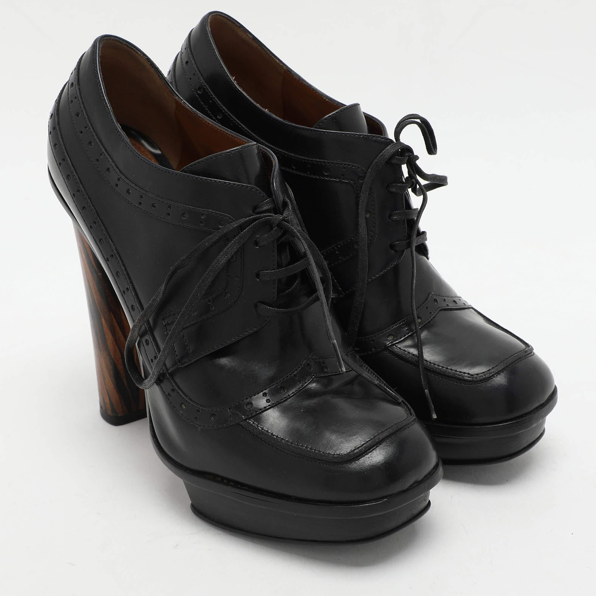Fendi - Bottines à lacets en cuir noir - Taille 37 Bon état - En vente à Dubai, Al Qouz 2