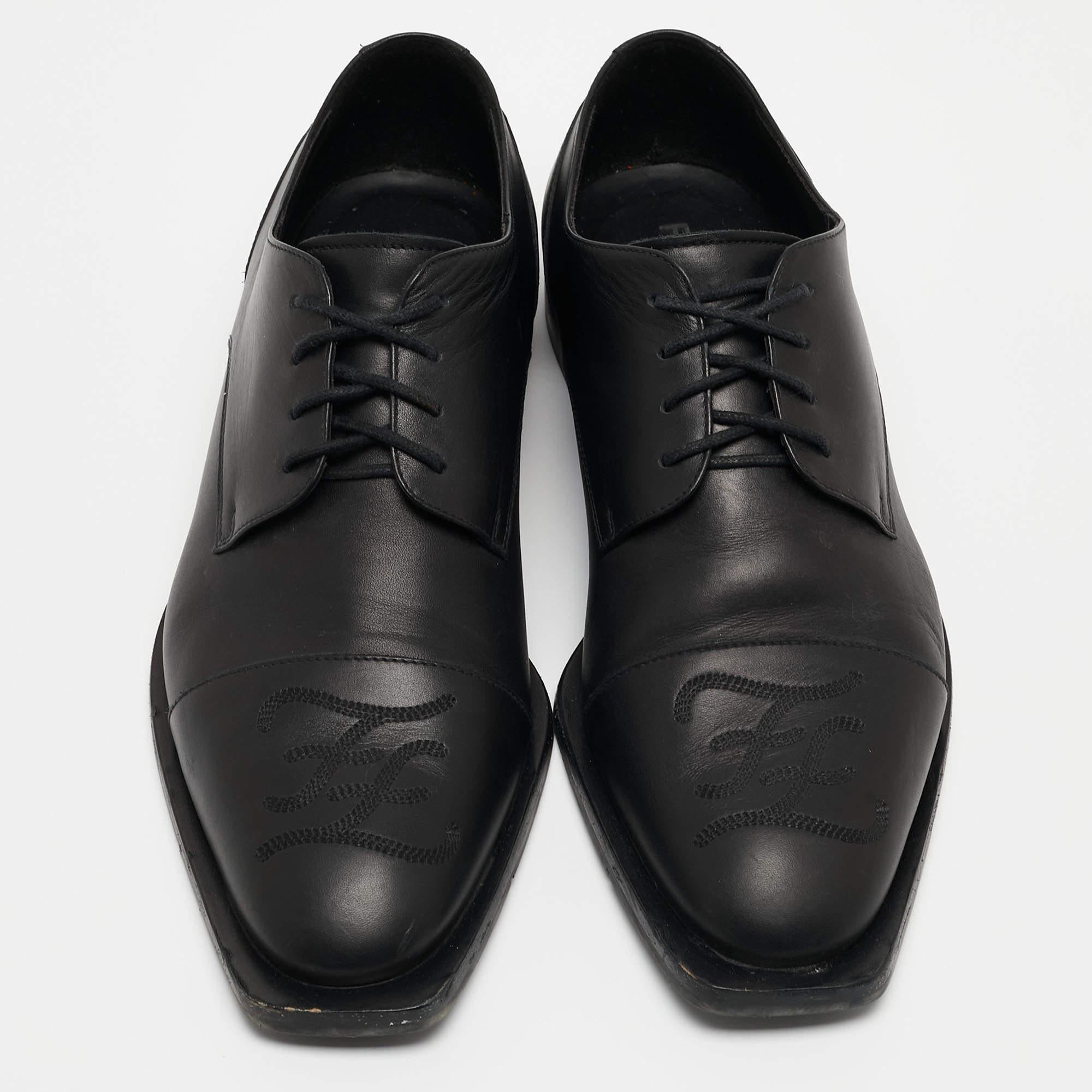 Give your outfit a luxe update with this pair of Fendi derby shoes. They are sewn perfectly to help you make a statement in them for a long time.

