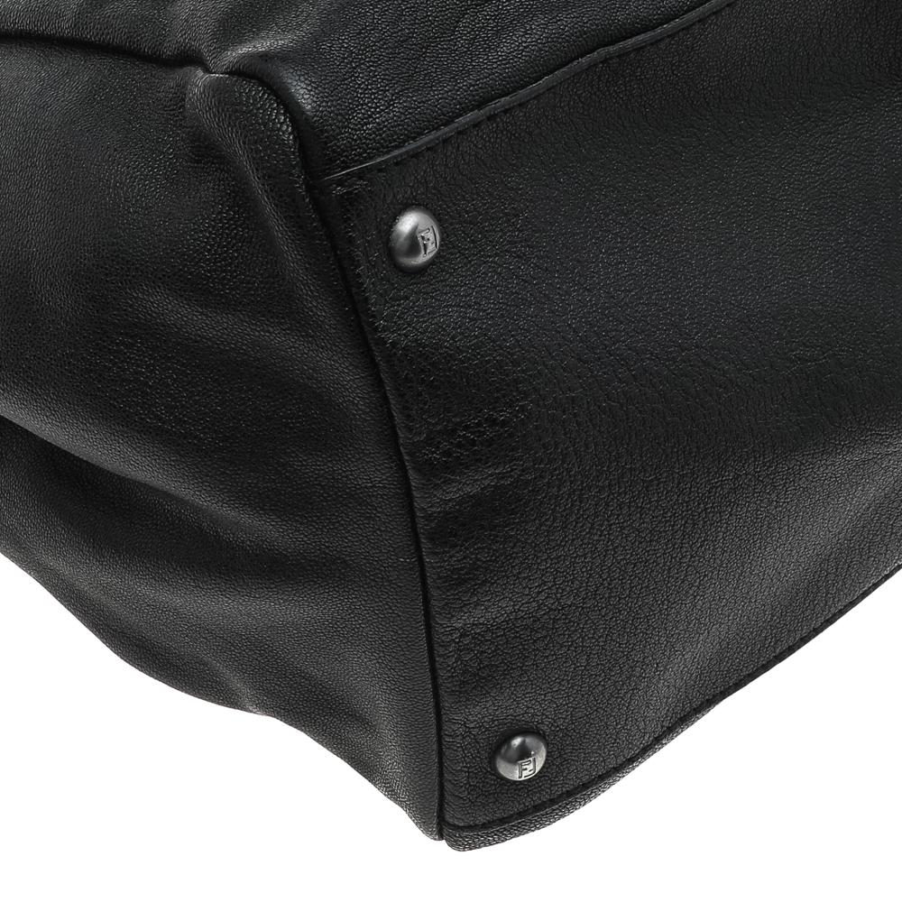 Fendi - Grand sac à main Peekaboo en cuir noir avec poignée supérieure en vente 3