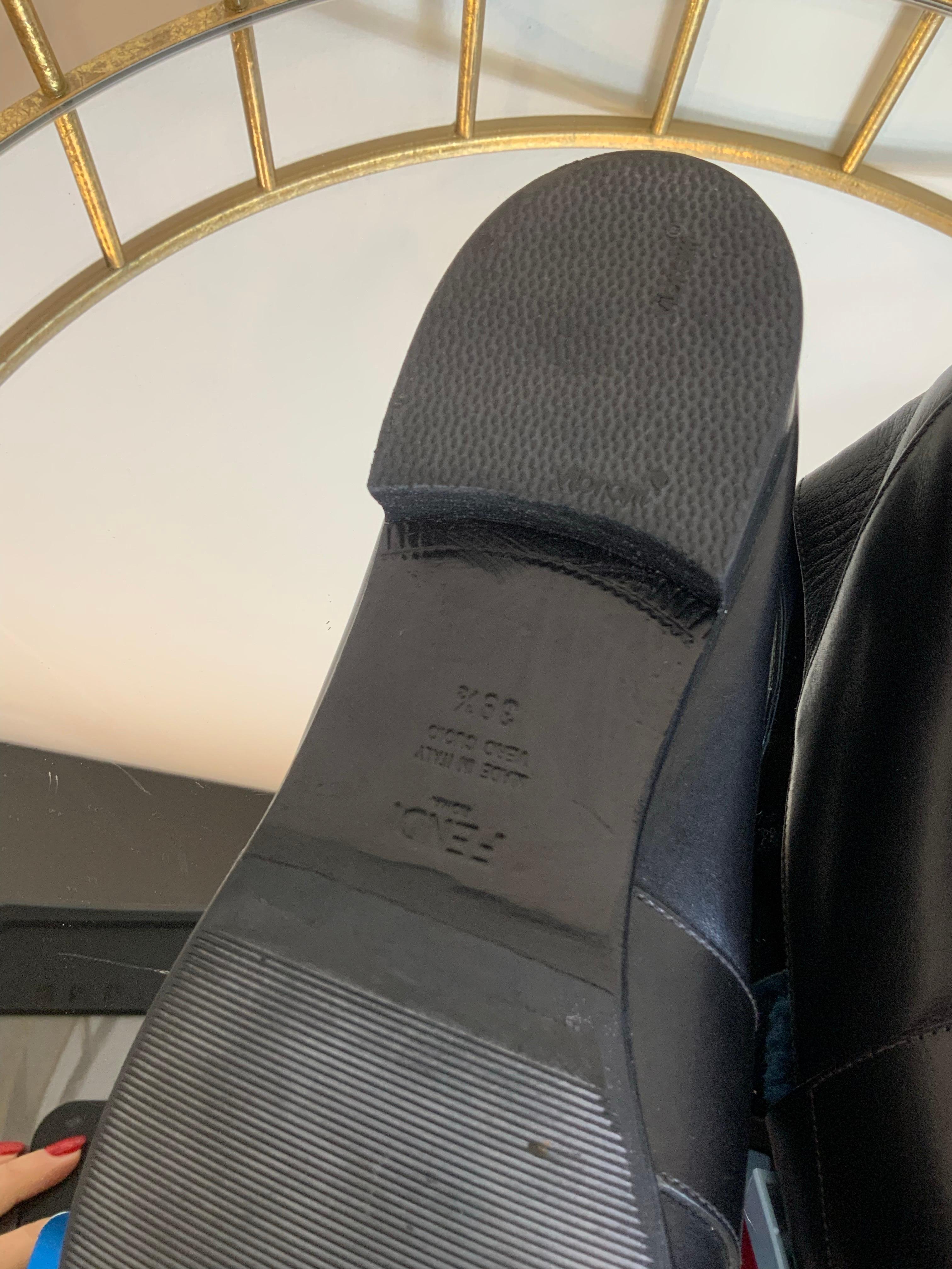 Mocasines Fendi de cuero negro en venta 1