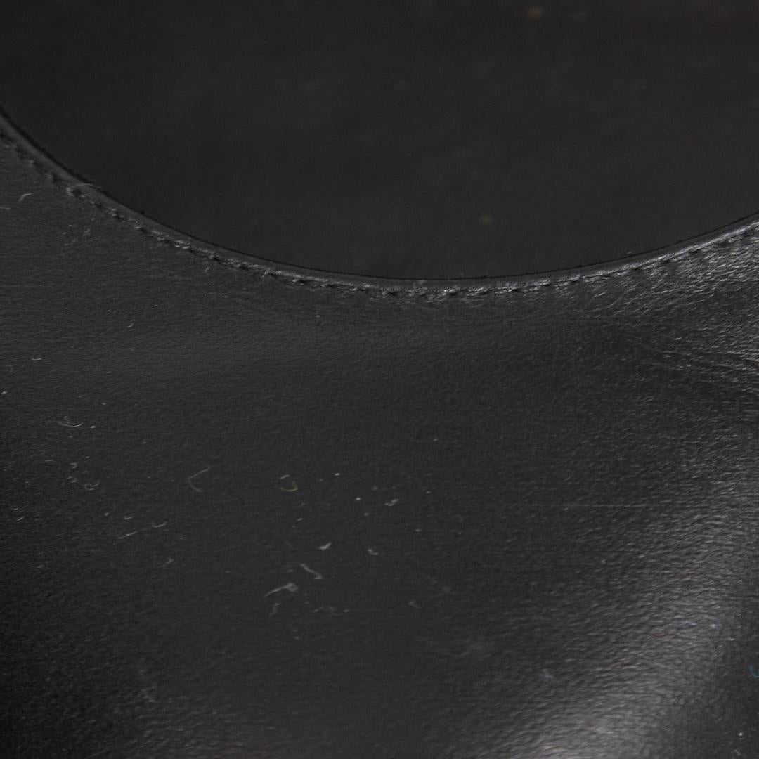 Fendi - Escarpins à talons bas en cuir noir - Taille IT 40 Pour femmes en vente