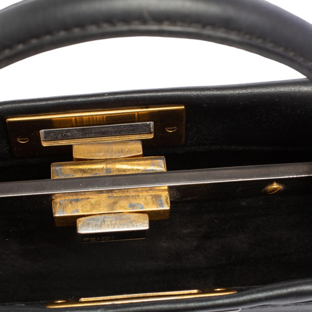 Fendi Medium Peekaboo Top Handle Tasche aus schwarzem Leder 5