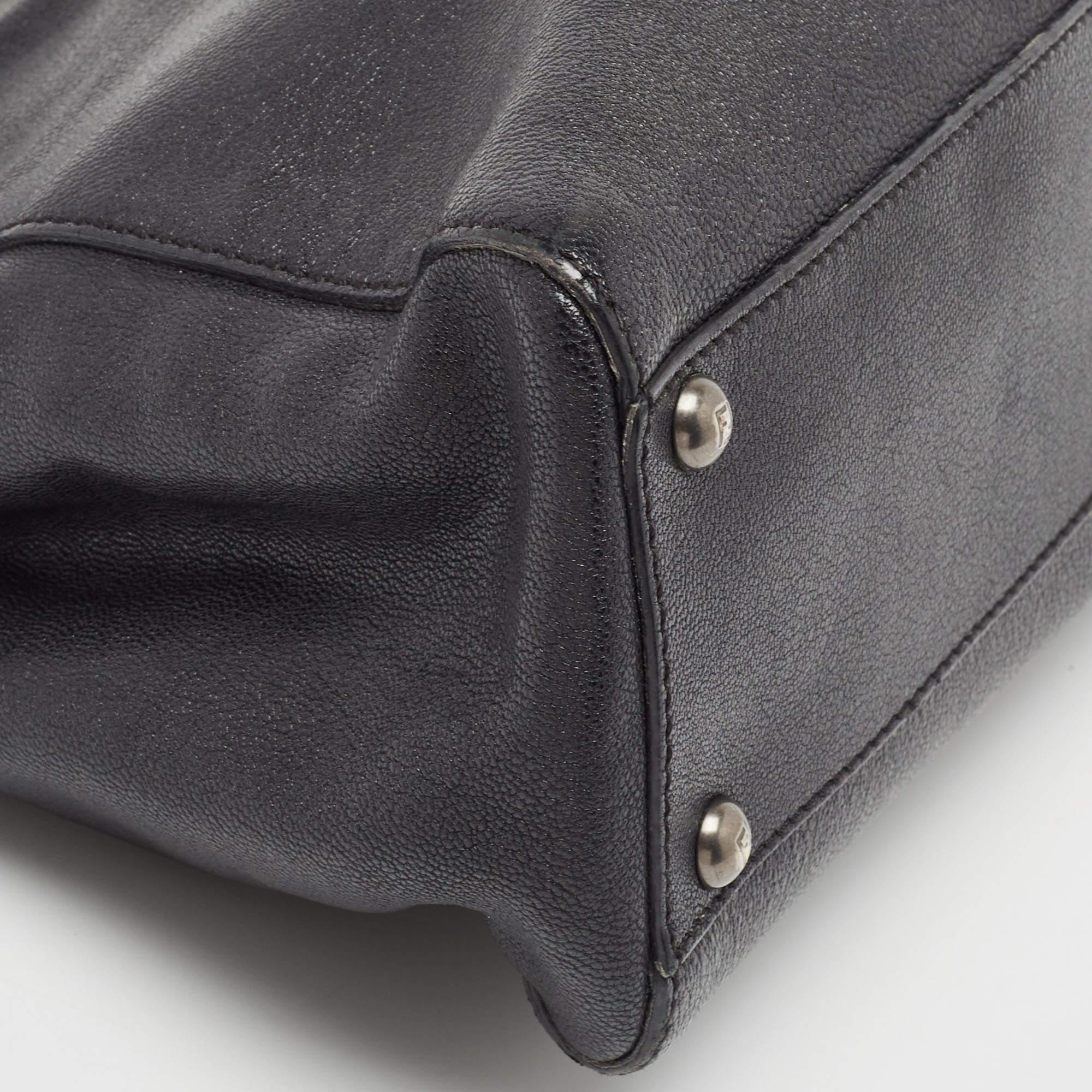 Fendi Medium Peekaboo Tasche aus schwarzem Leder mit Griff oben 1