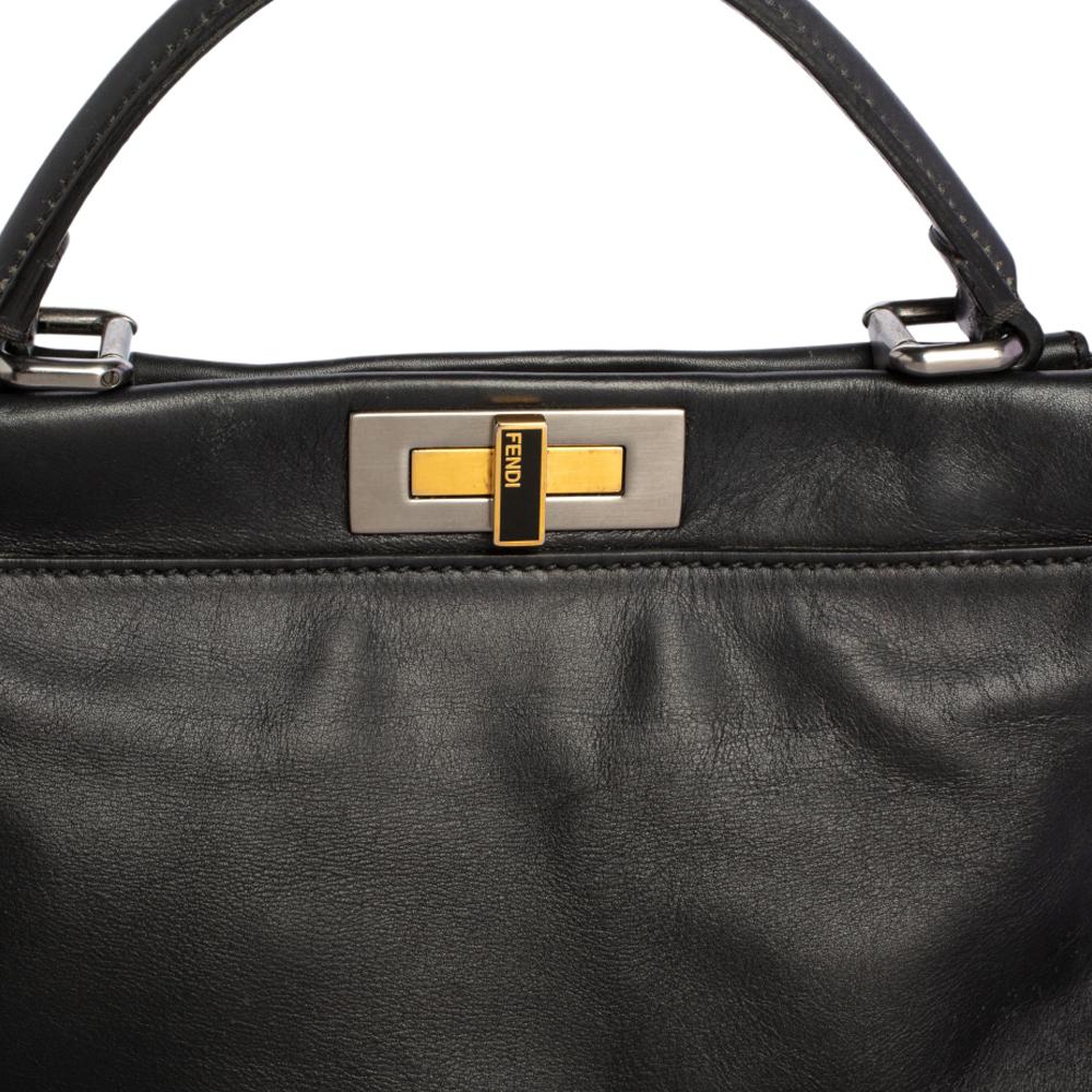 Fendi Medium Peekaboo Top Handle Tasche aus schwarzem Leder 1