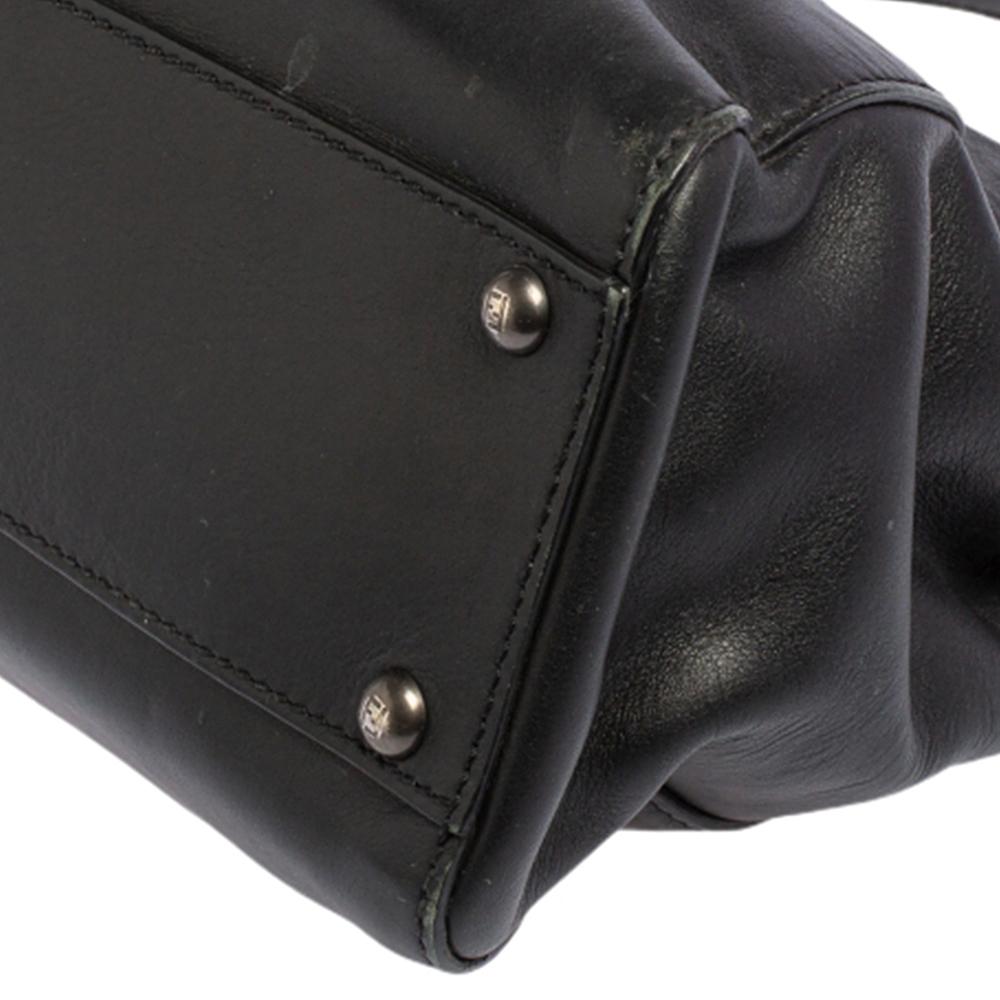 Fendi Medium Peekaboo Top Handle Tasche aus schwarzem Leder 2