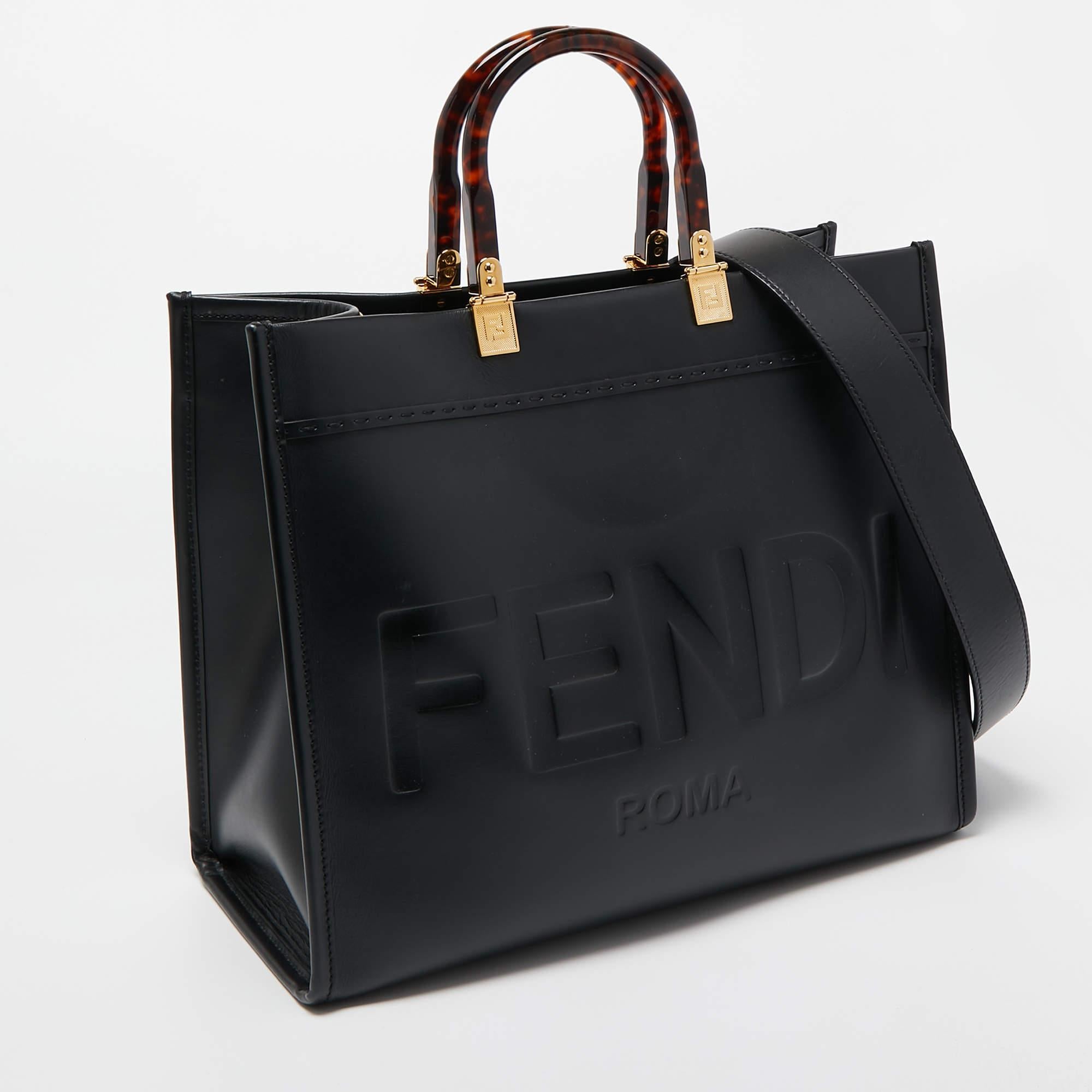 Fendi Black Leather Medium Sunshine Shopper Tote In Good Condition For Sale In Dubai, Al Qouz 2