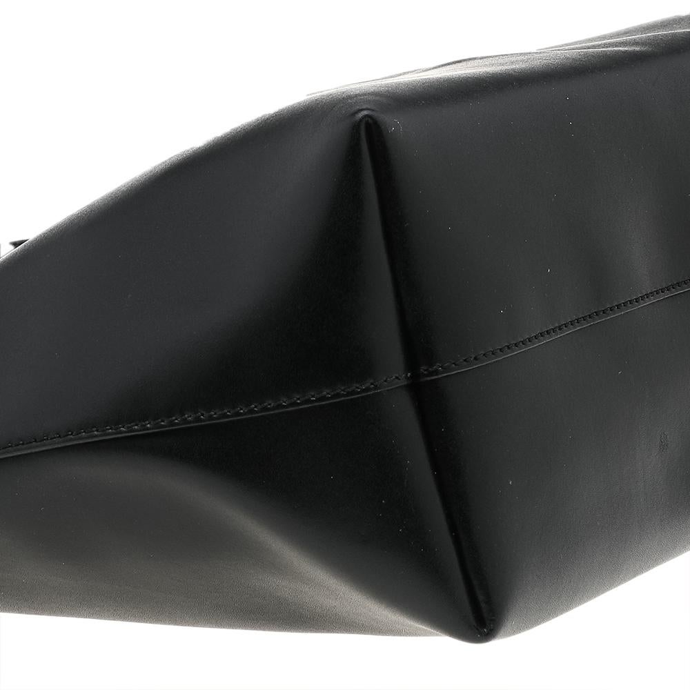 Fendi Monster Roll-Tasche aus schwarzem Leder 1