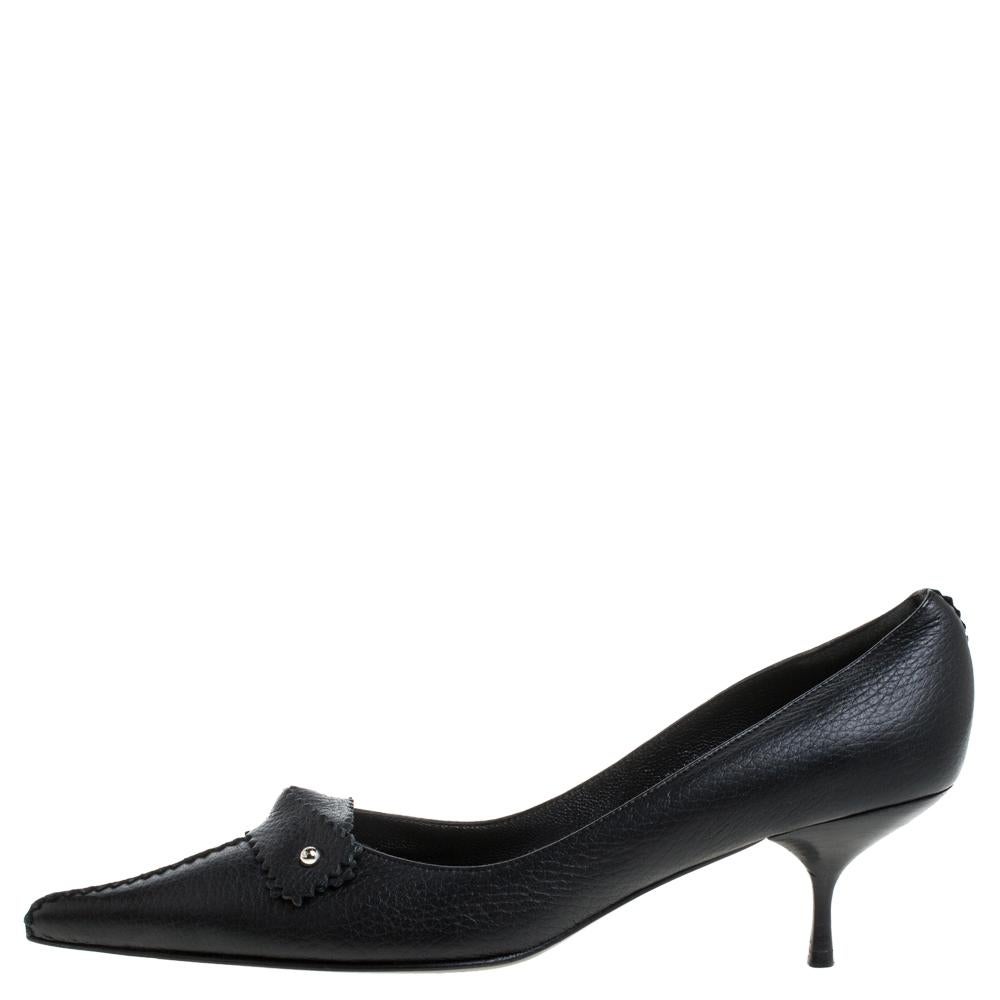 These black pumps from Fendi look very chic, classy and stylish. They are crafted from leather and feature pointed toes, comfortable leather-lined insoles and kitten heels. Wear them for your special events.

Includes:Original Box