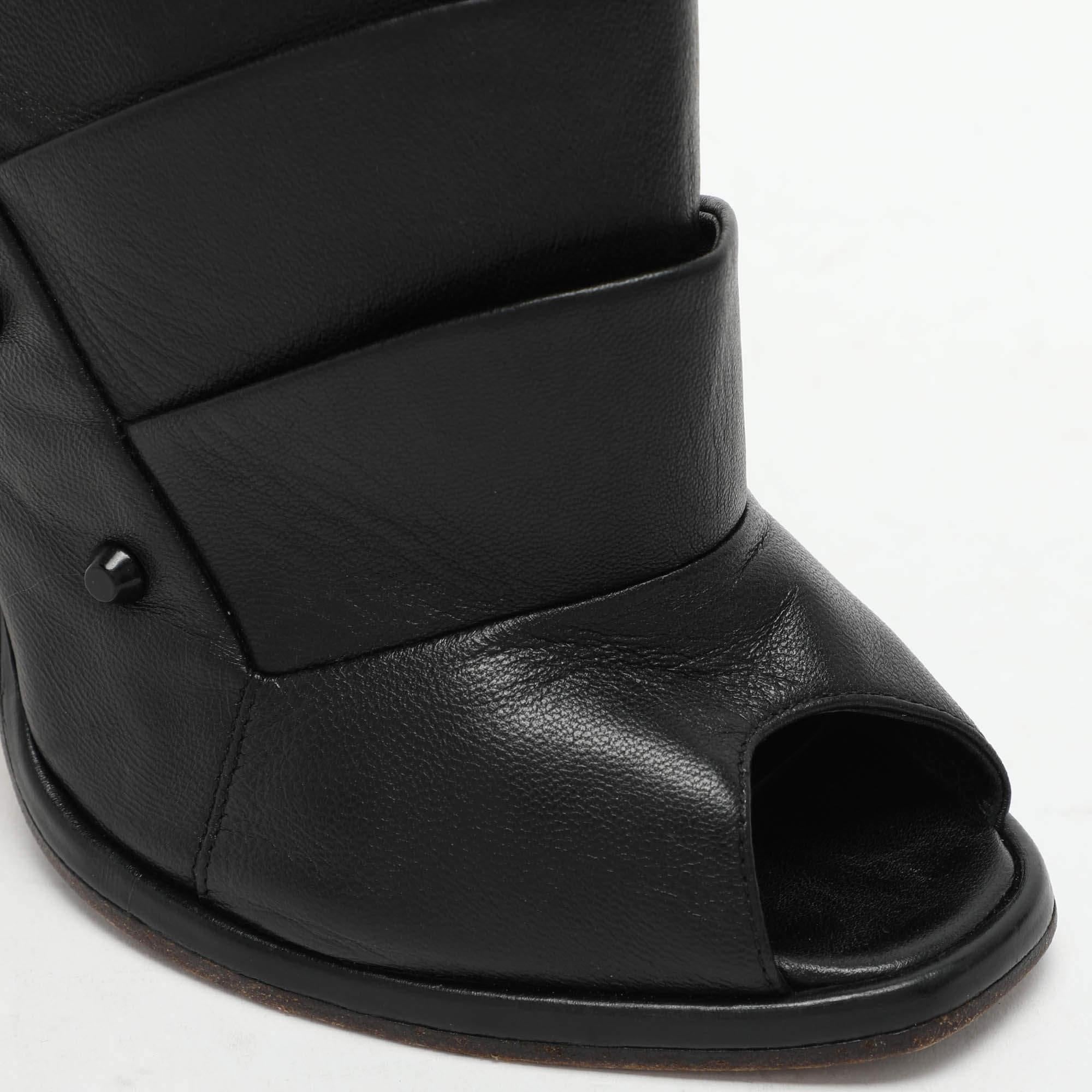 Fendi - Bottines Polifonia en cuir noir - Taille 36,5 en vente 3