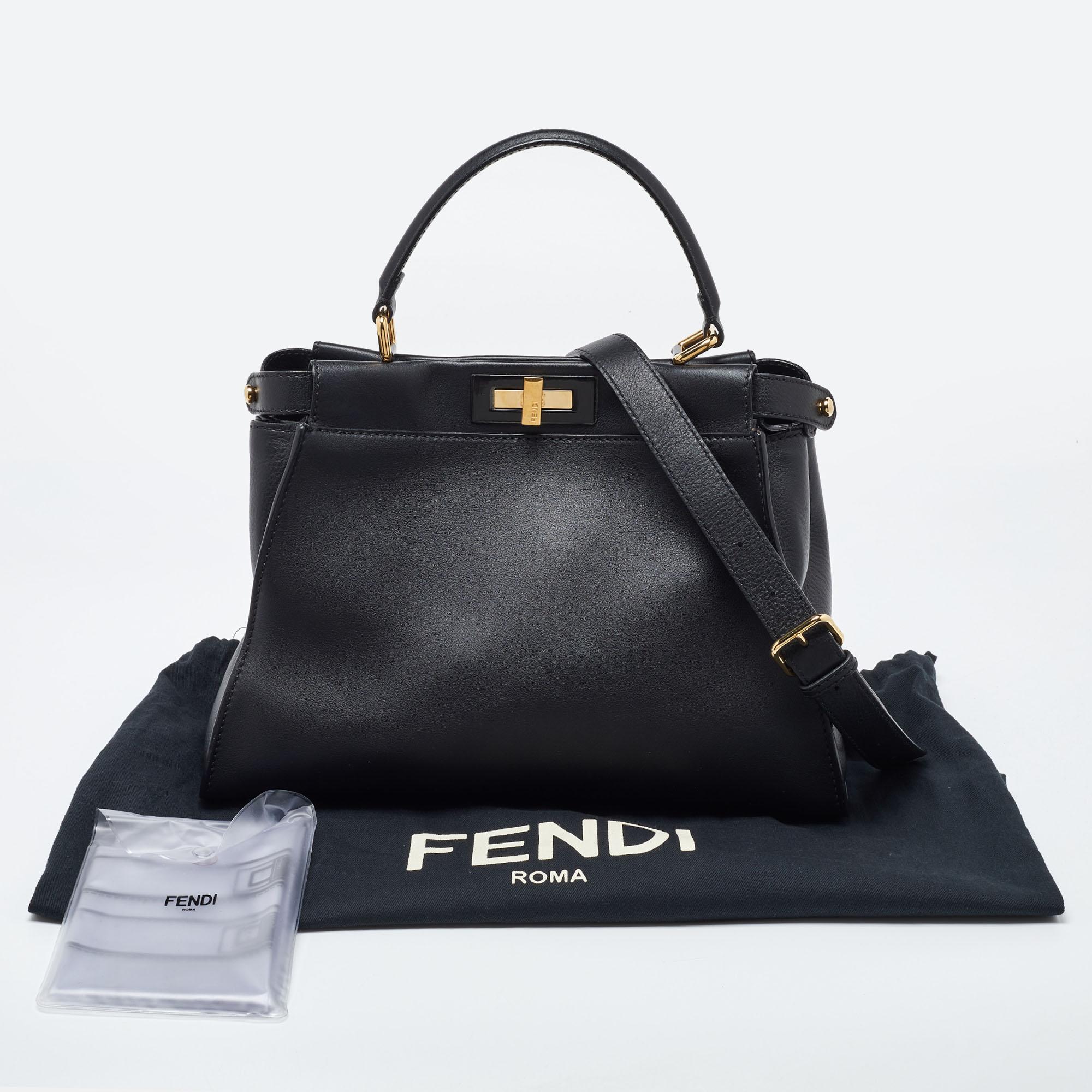 Fendi Schwarze Regular Peekaboo Top Handle Bag aus Leder 10