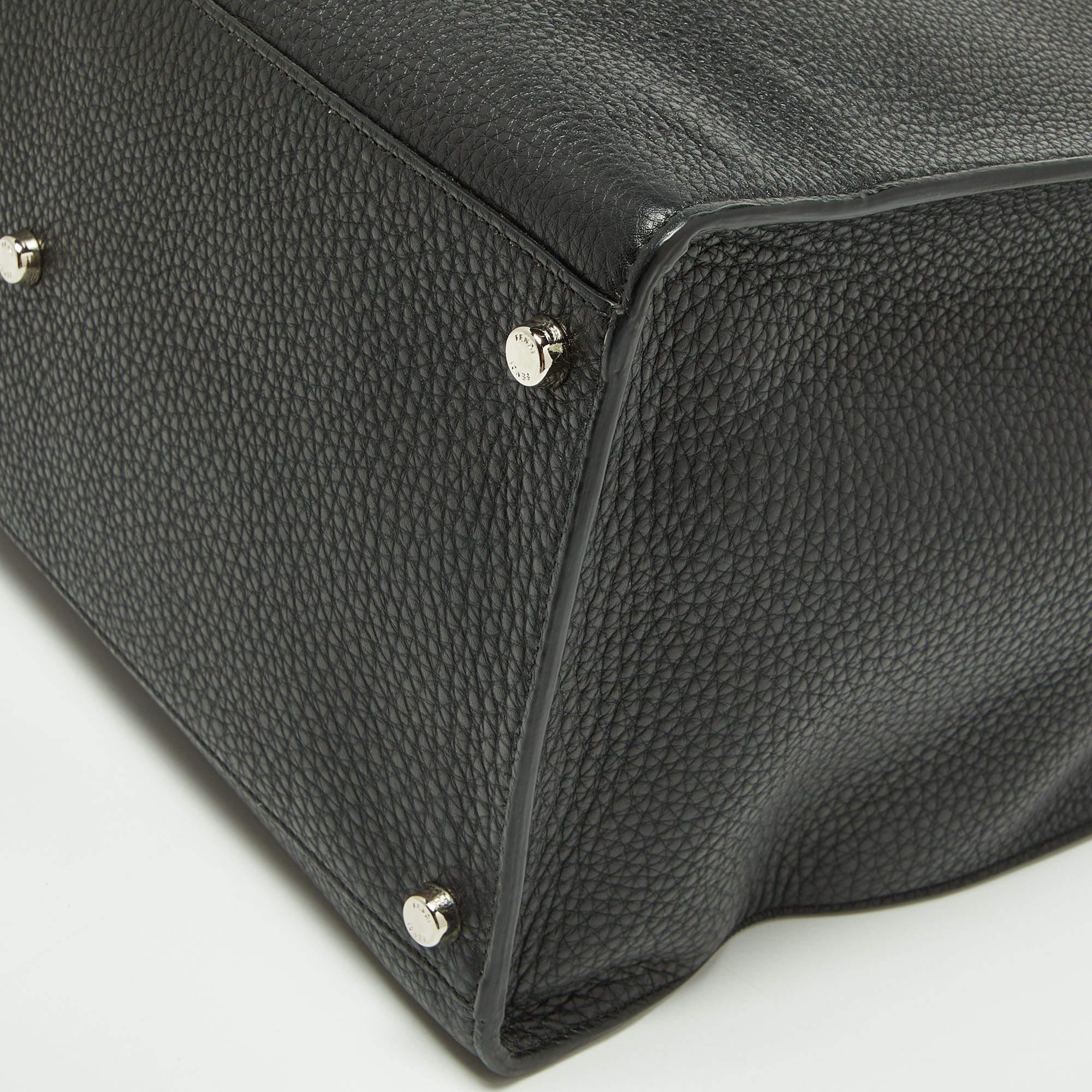 Fendi Black Leather Regular Peekaboo X Lite Top Handle Bag For Sale 3