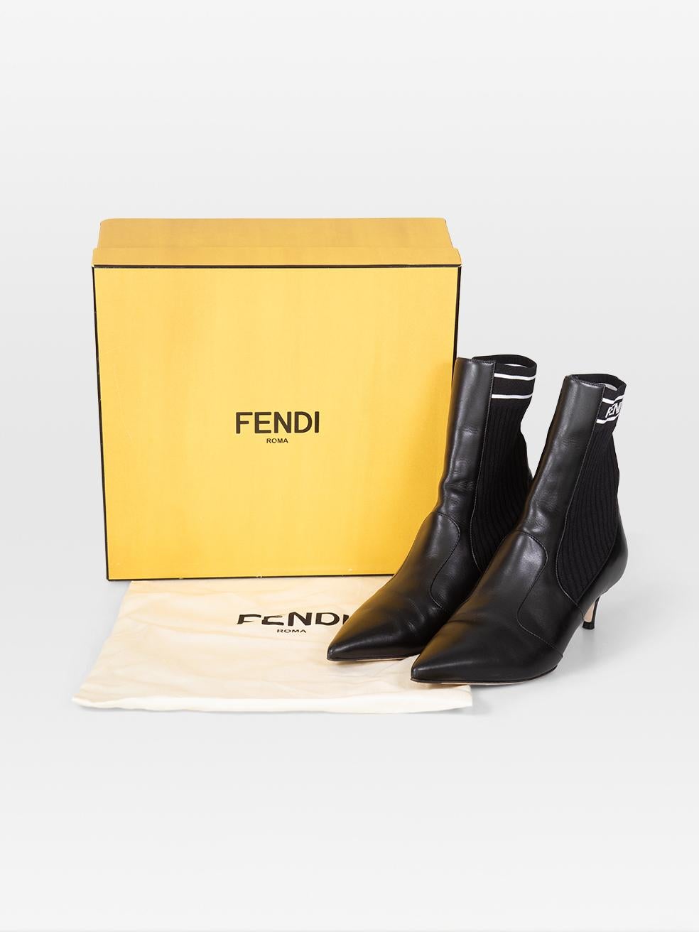 Fendi Schwarz Leder Rockoko Stiefelette Größe IT 38.5 im Angebot 4