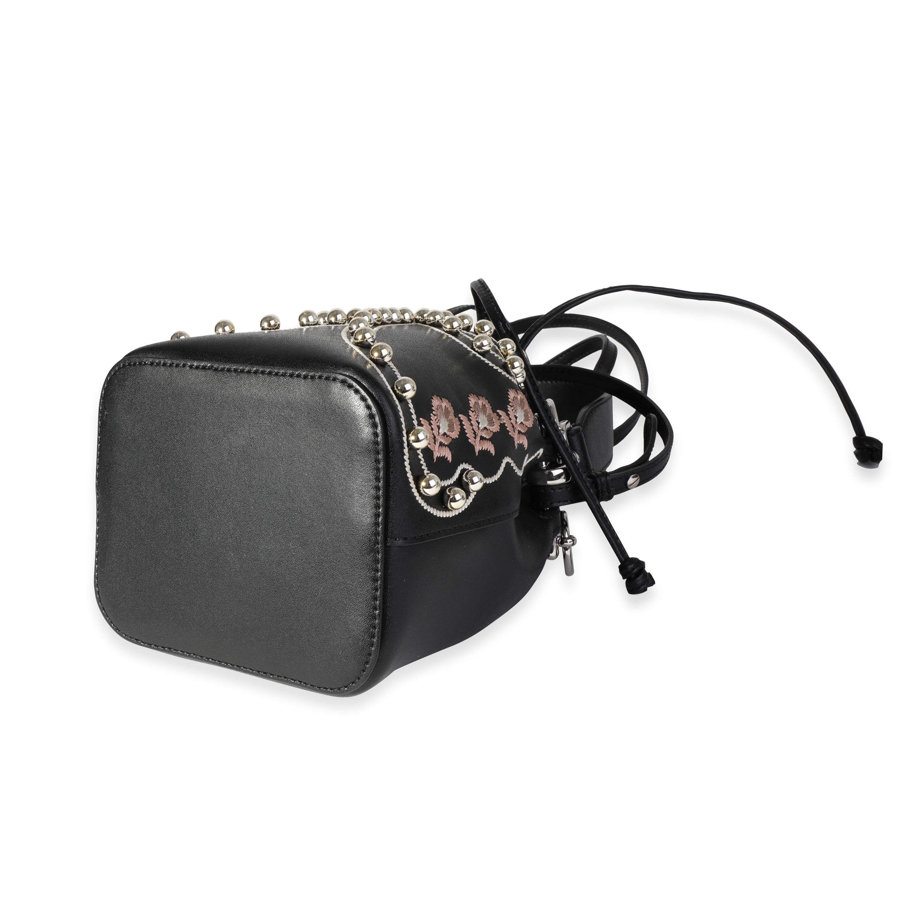 Fendi - Sac à dos Mon Tresor en cuir noir avec nœud clouté Unisexe en vente