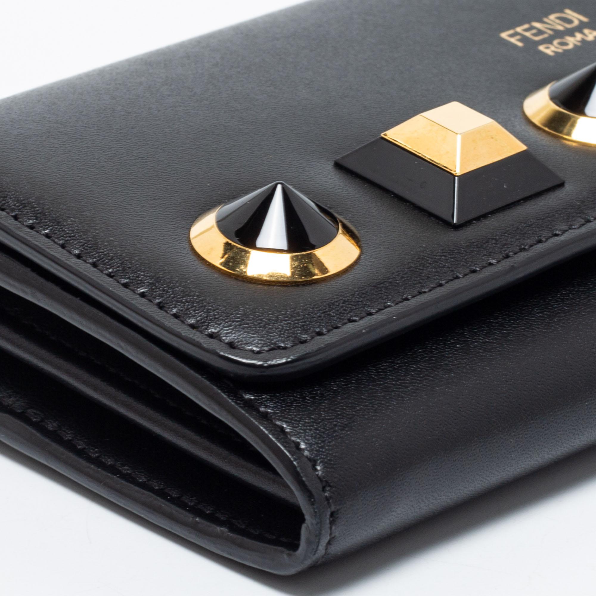 Fendi Black Leather Studded Flap Wallet On Chain In New Condition In Dubai, Al Qouz 2