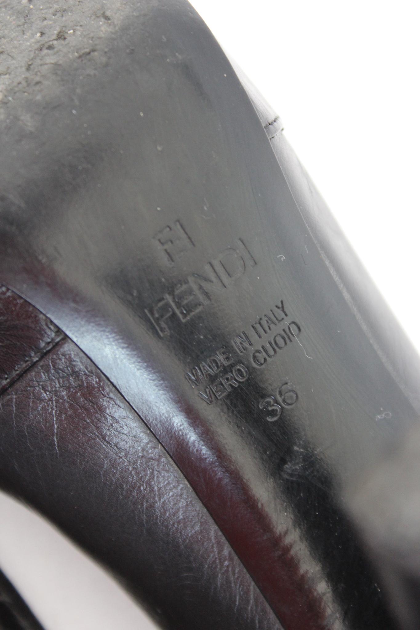 Fendi Black Leather Vintage Decollete For Sale 3
