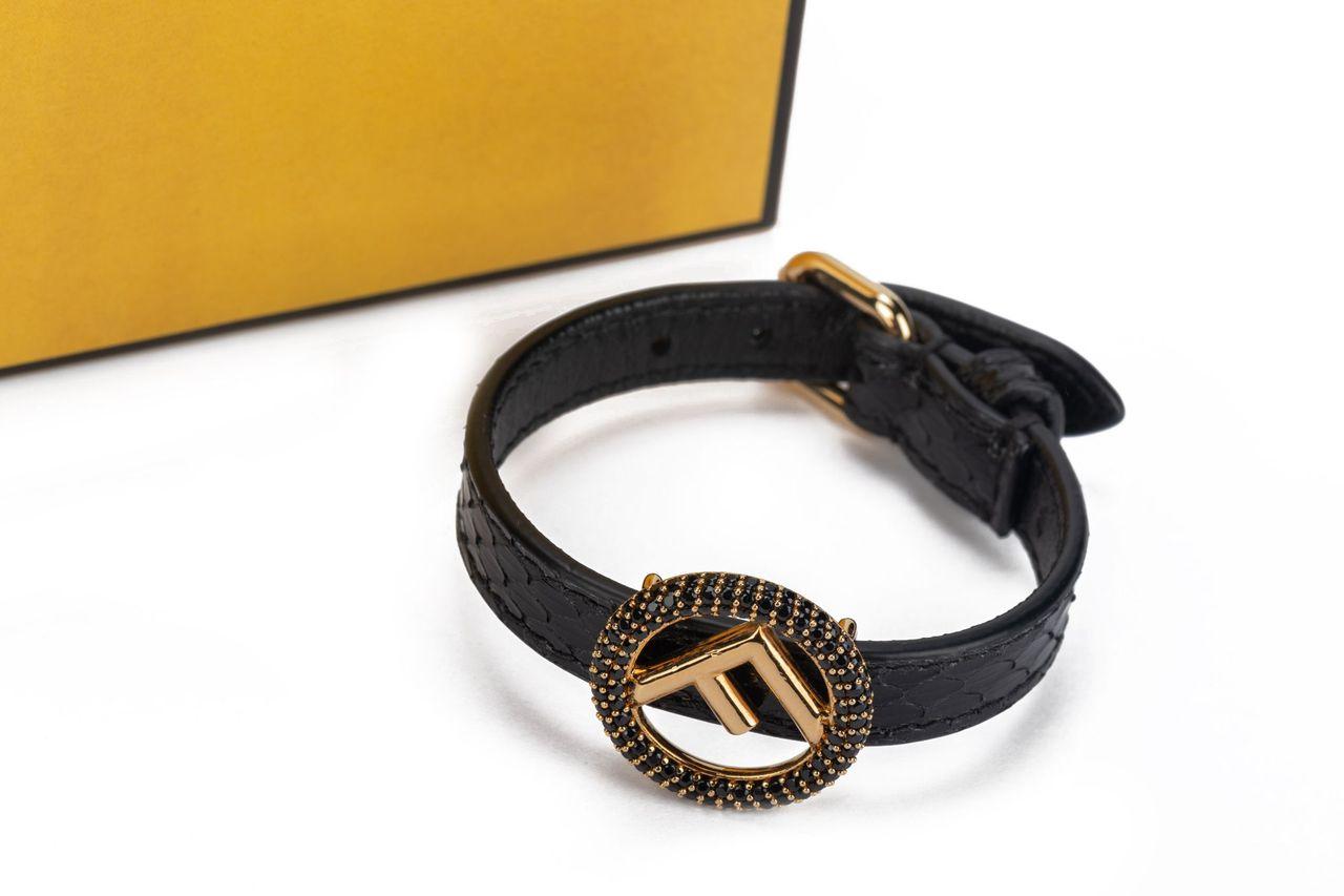 Fendi Bracelet en lézard noir avec logo F Neuf - En vente à West Hollywood, CA