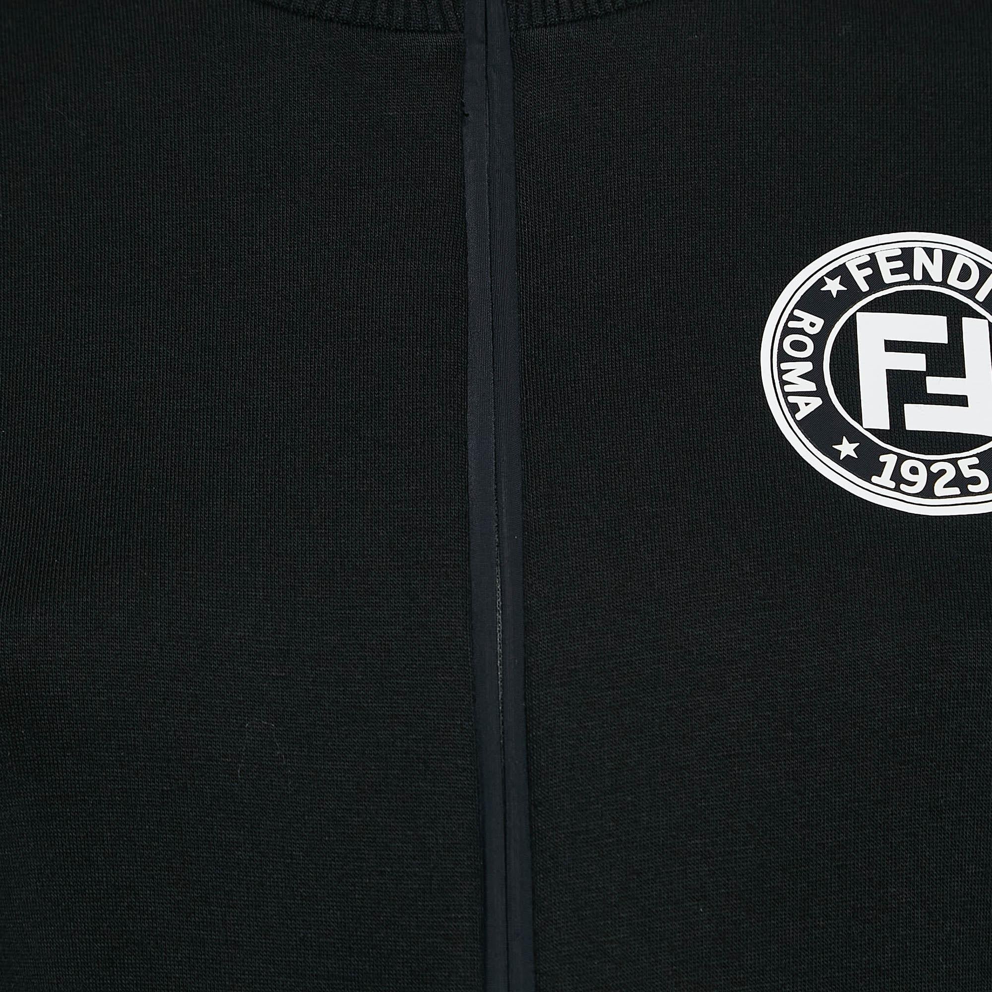 Fendi Giacca nera con logo applicato e zip sul davanti M. I. In condizioni buone in vendita a Dubai, Al Qouz 2