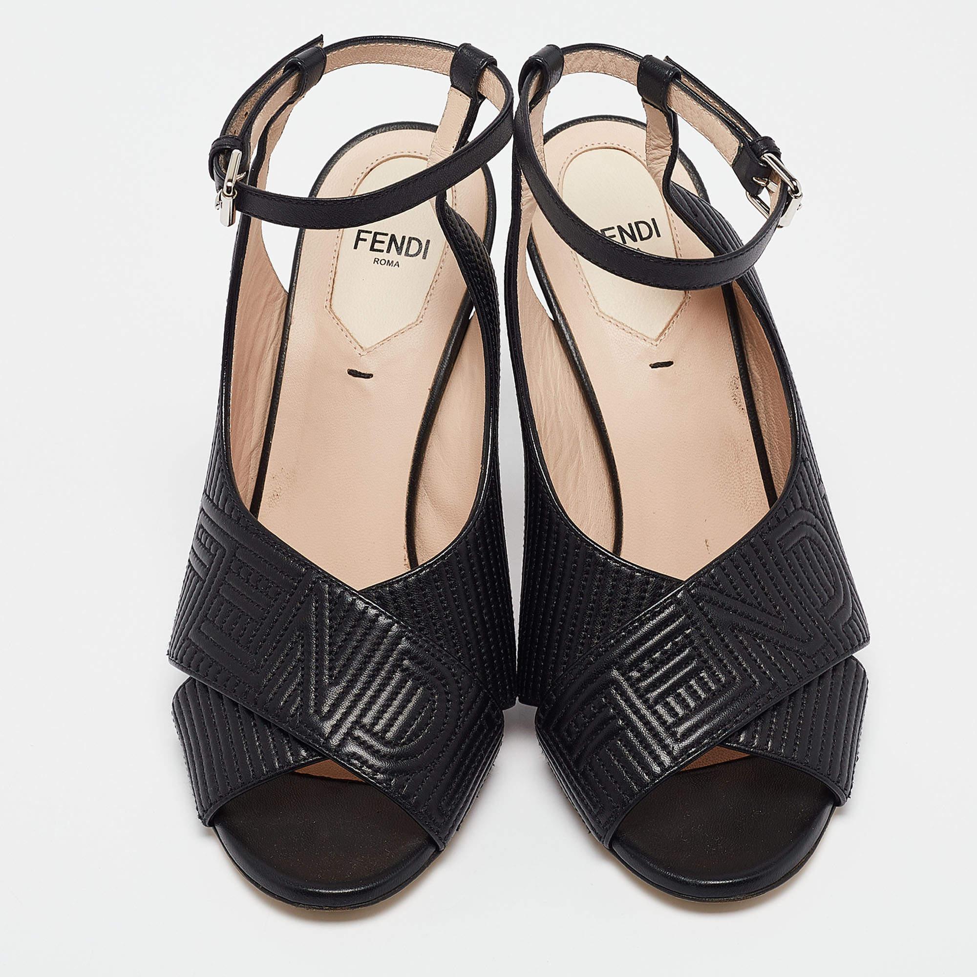 Fendi Sandalias Tobilleras de Piel con Logotipo en Relieve Negras Talla 37 Negro en venta