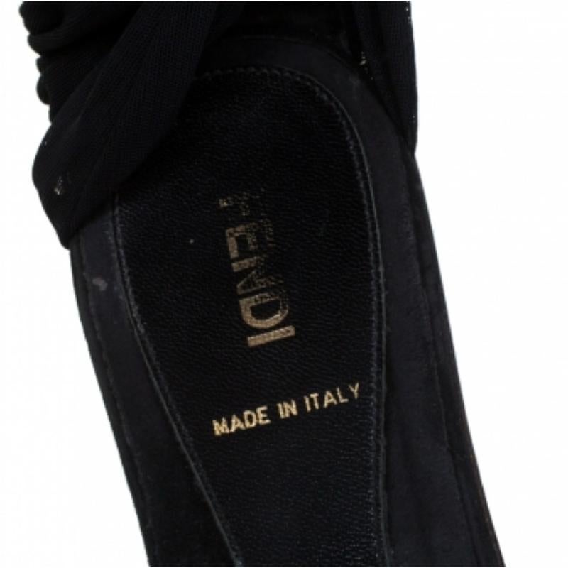 Fendi Schwarz Mesh und Wildleder Schleife offener Zeh flache Sandalen Größe 38.5 im Zustand „Gut“ im Angebot in Dubai, Al Qouz 2