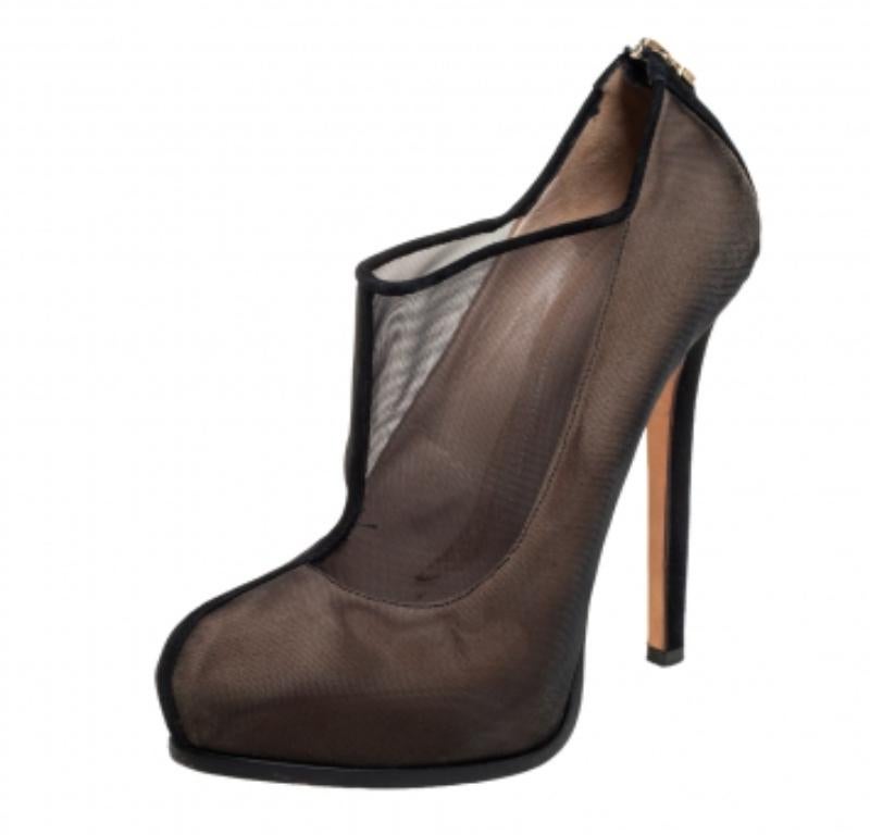 Fendi Black Mesh Platform Booties Size 40 In Good Condition For Sale In Dubai, Al Qouz 2