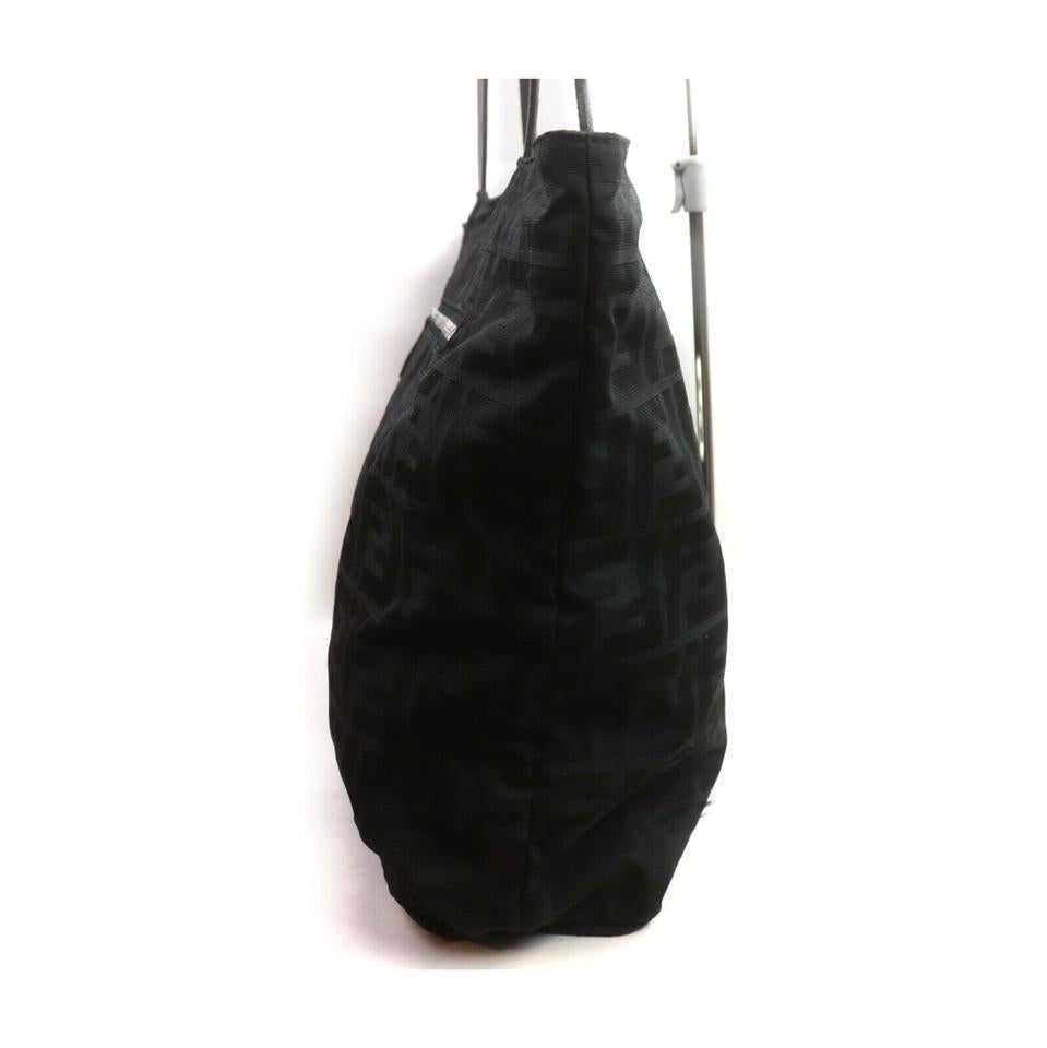 Fendi Noir Monogramme FF Zucca Shopper Tote Bag 863411  en vente 7