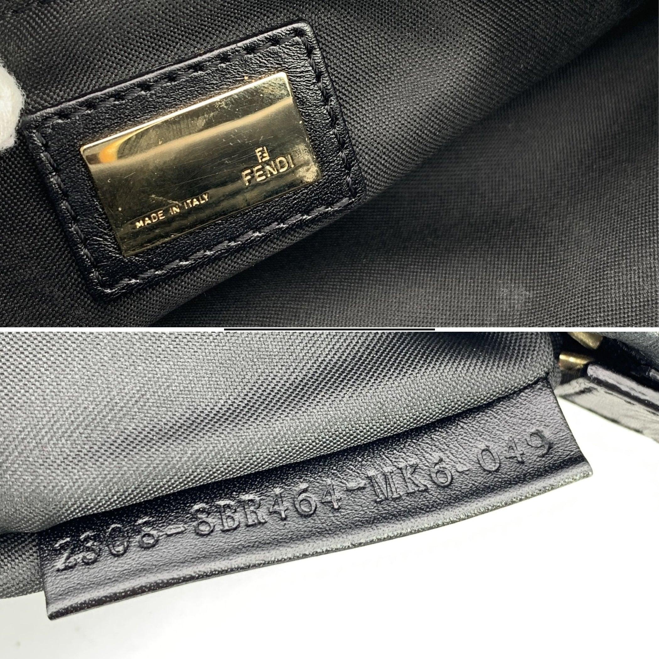 Borsa a spalla piccola Fendi in nappa nera con tasca da chef in vendita 1