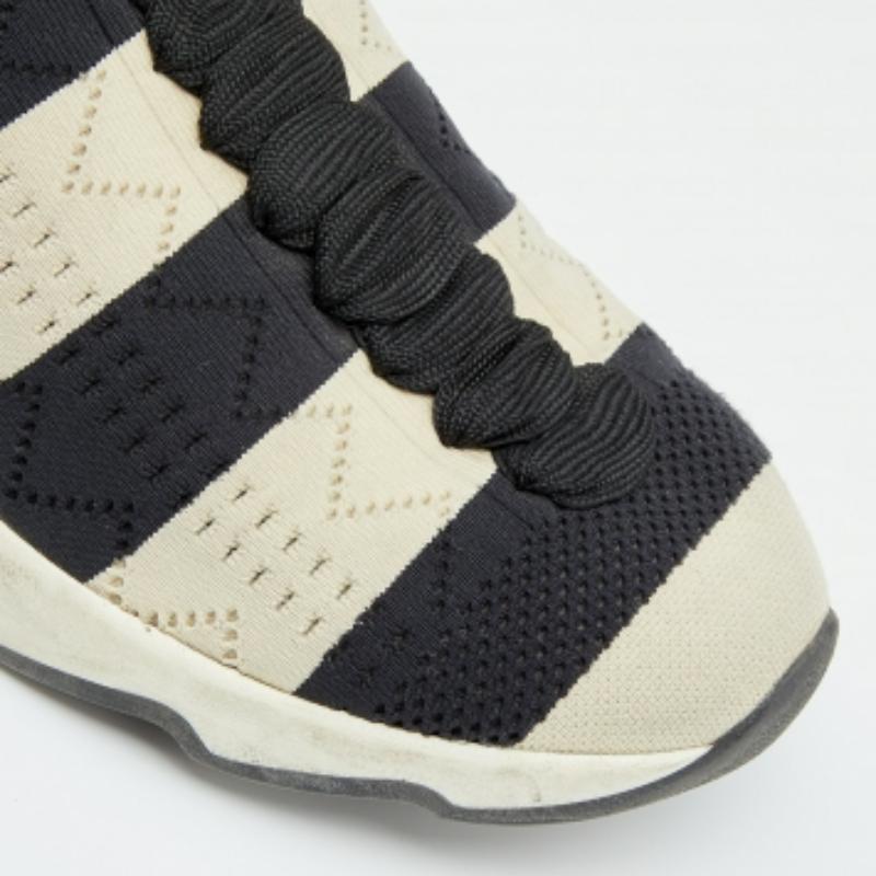 Fendi - Baskets à enfiler en tissu rayé noir/off-blanc 38,5 Bon état - En vente à Dubai, Al Qouz 2