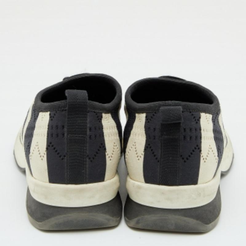 Fendi - Baskets à enfiler en tissu rayé noir/off-blanc 38,5 Pour femmes en vente