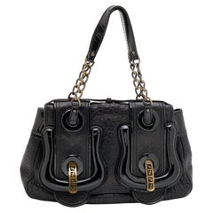 Fendi B Umhängetasche aus schwarzem Lack und Leder