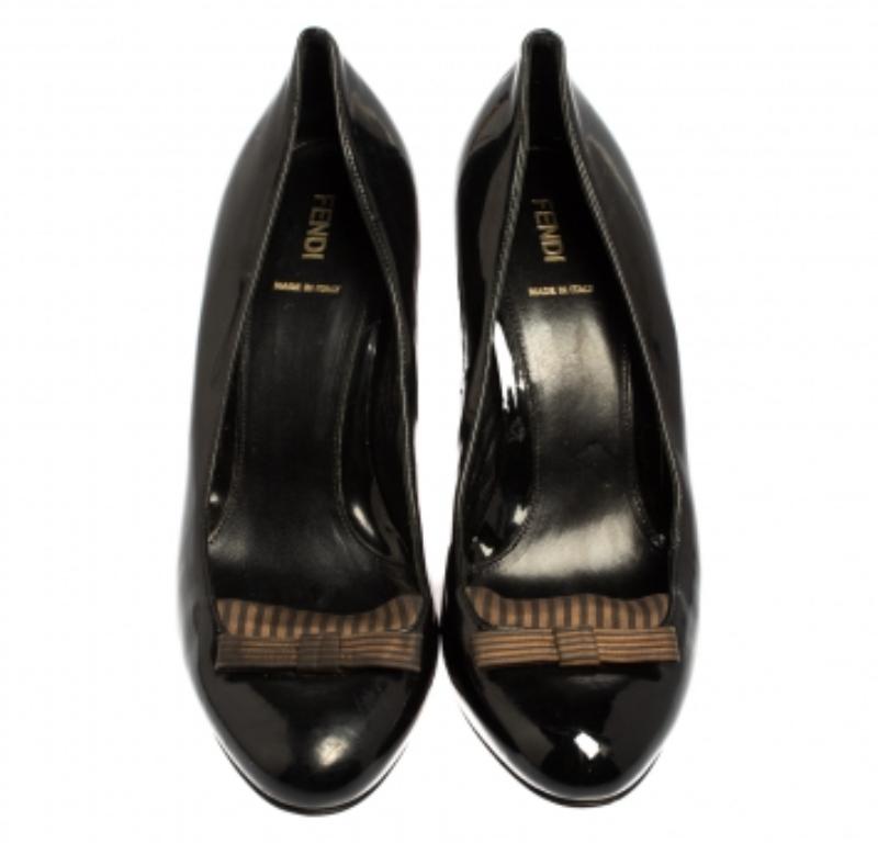 Fendi Black Patent Leather  And Fabric Bow Pumps Size 41 In Fair Condition For Sale In Dubai, Al Qouz 2