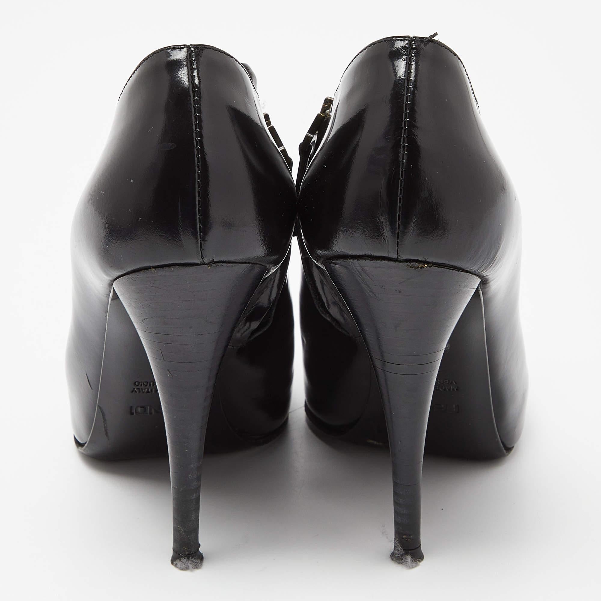 Fendi - Bottines à bout ouvert en cuir verni et maille noir - Taille 36 Pour femmes en vente