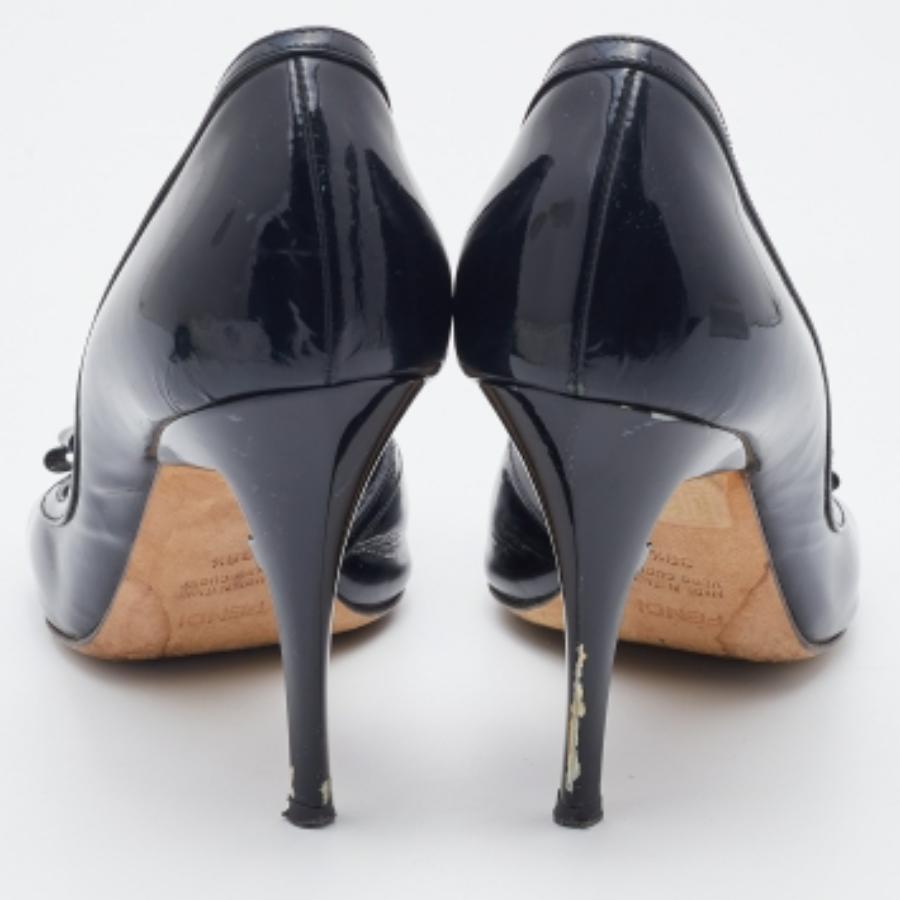 Fendi Black Patent Leather Bow Peep Toe D'orsay Pumps Size 38.5 en venta 2